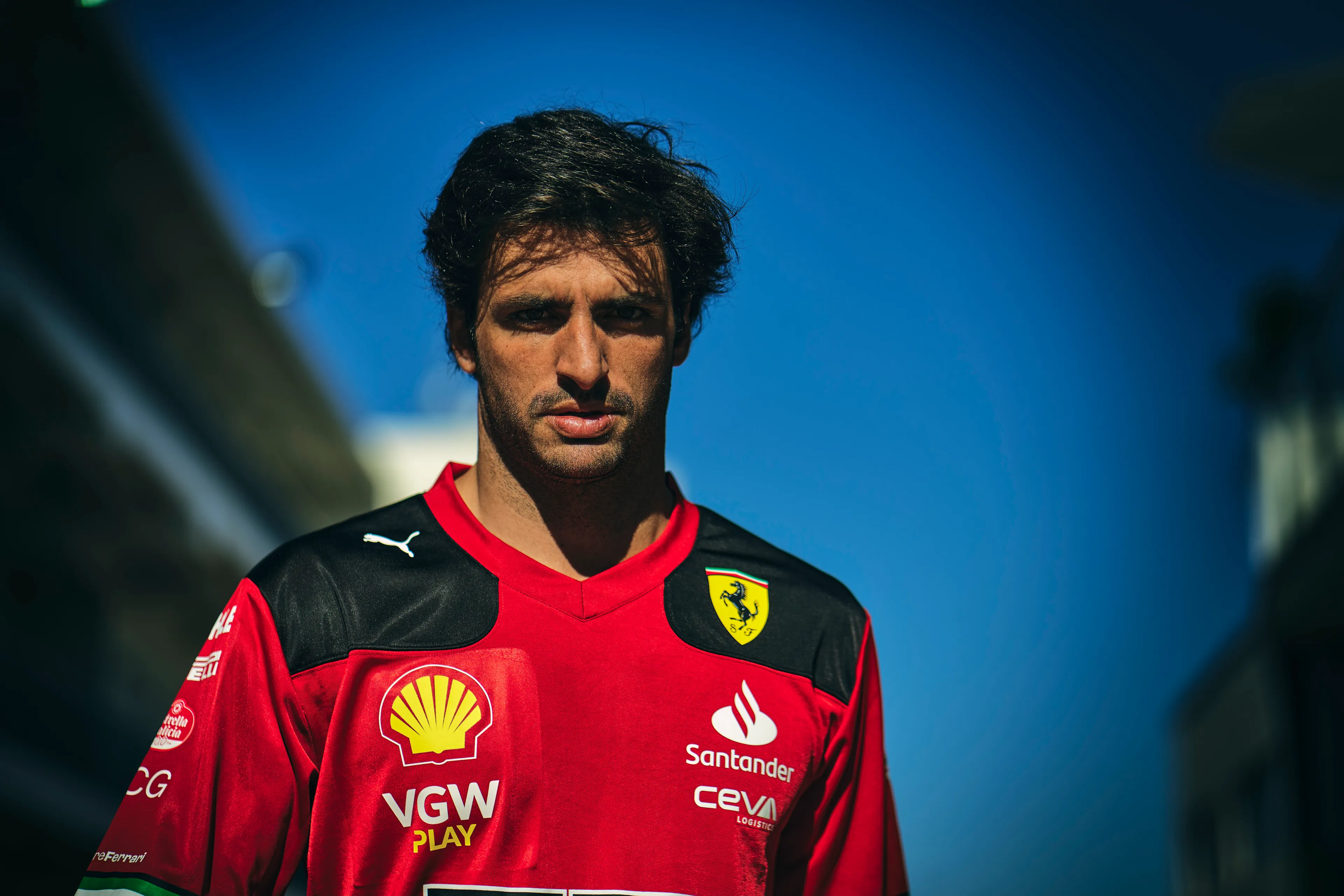 Sainz kwam dankzij Verstappen en Hamilton op een tweestopper terecht: 'Ik was te optimistisch'