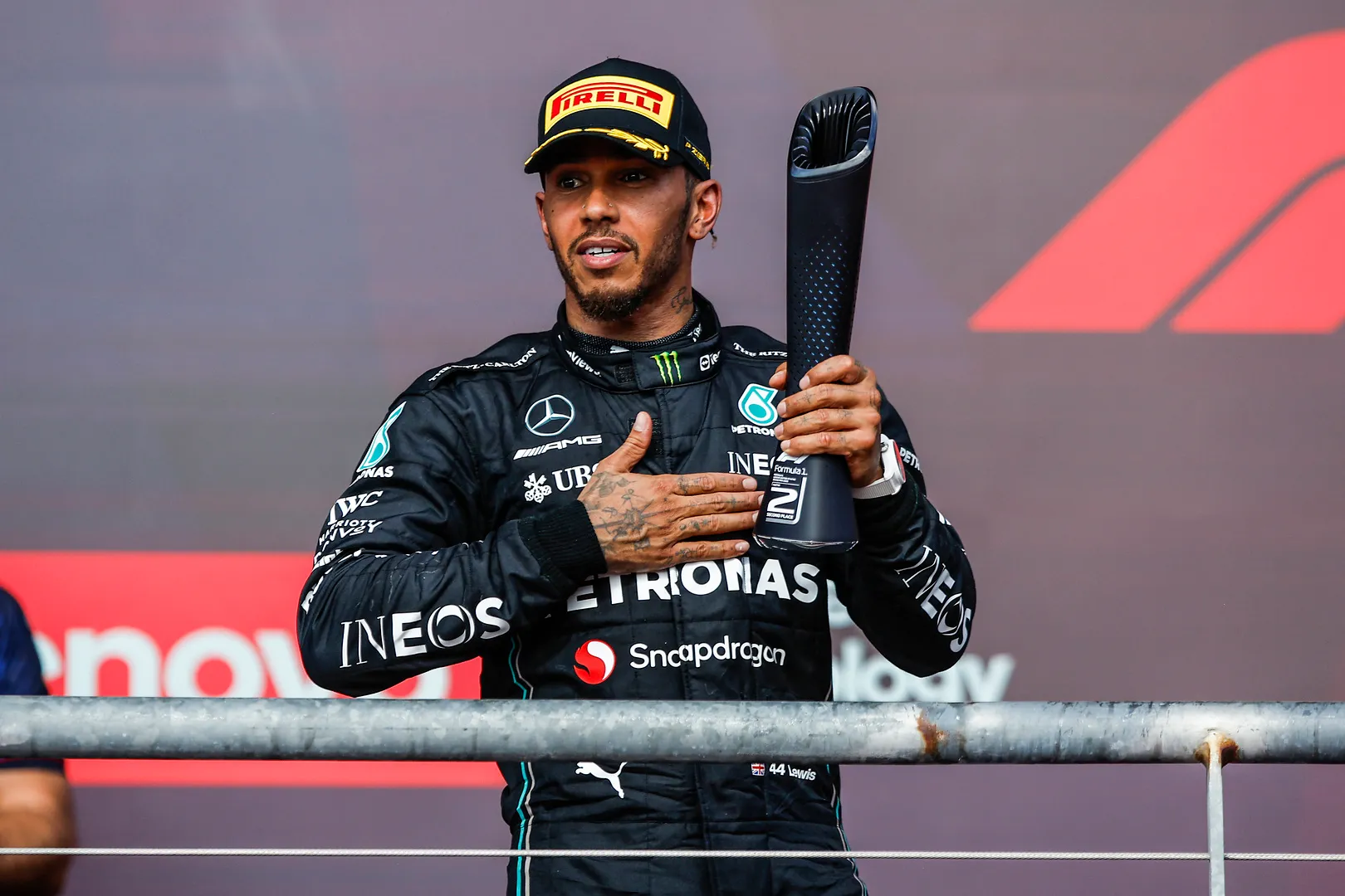 Hamilton wil strengere controles: 'Sommige mensen zijn ermee weggekomen'