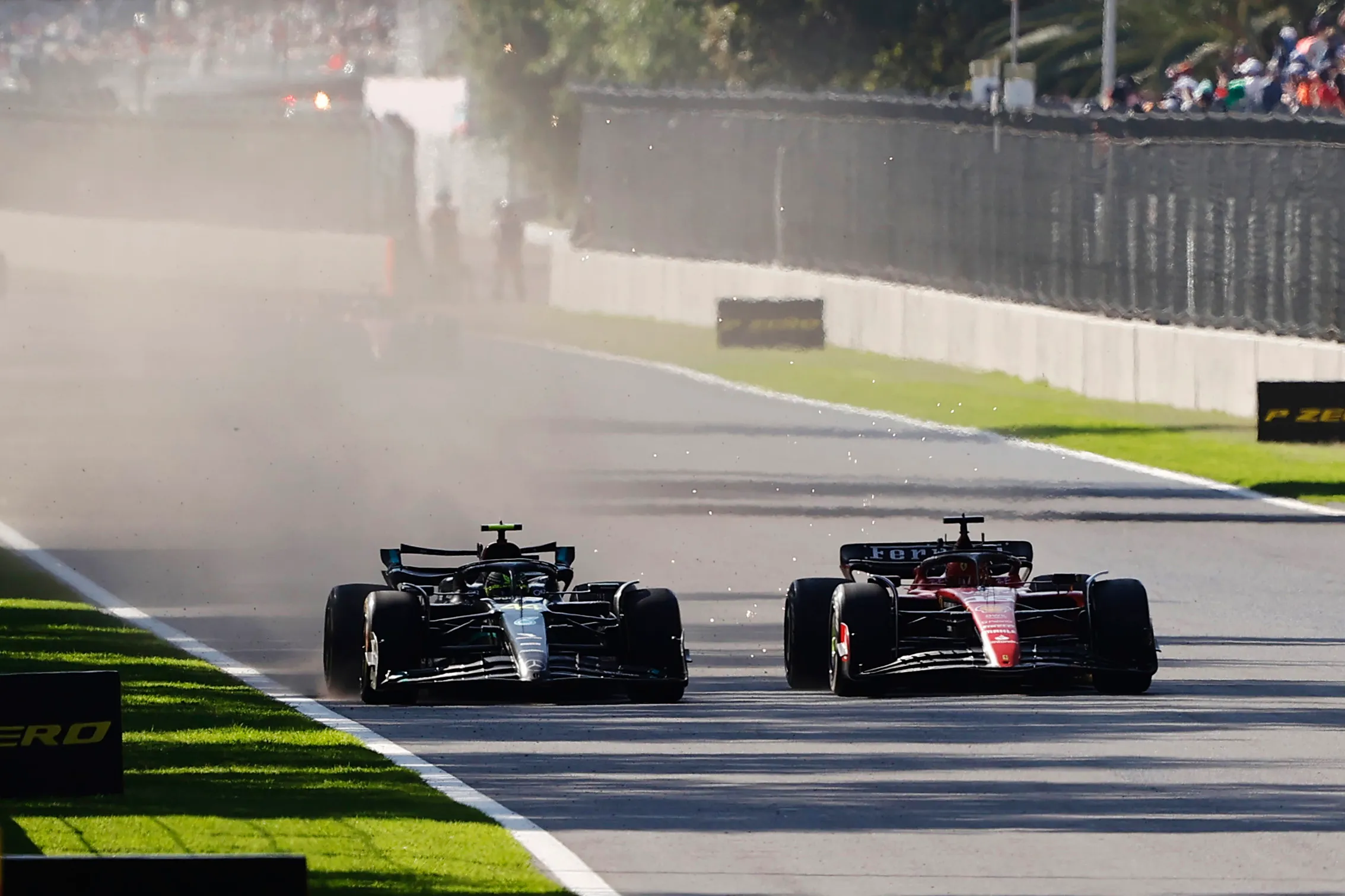 Hamilton moest alles uit de kast halen om Leclerc te passeren: 'Dat was echt de enige manier'