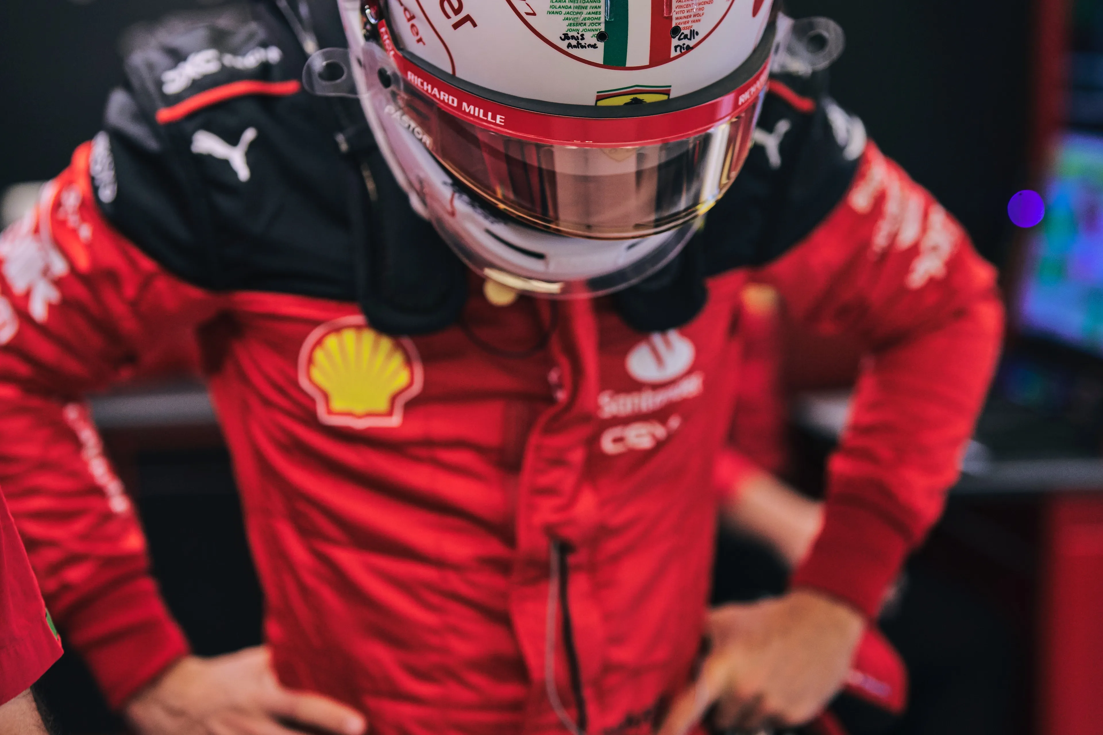 Leclerc geeft strijd met Mercedes nog niet op: 'We gaan er alles aan doen'