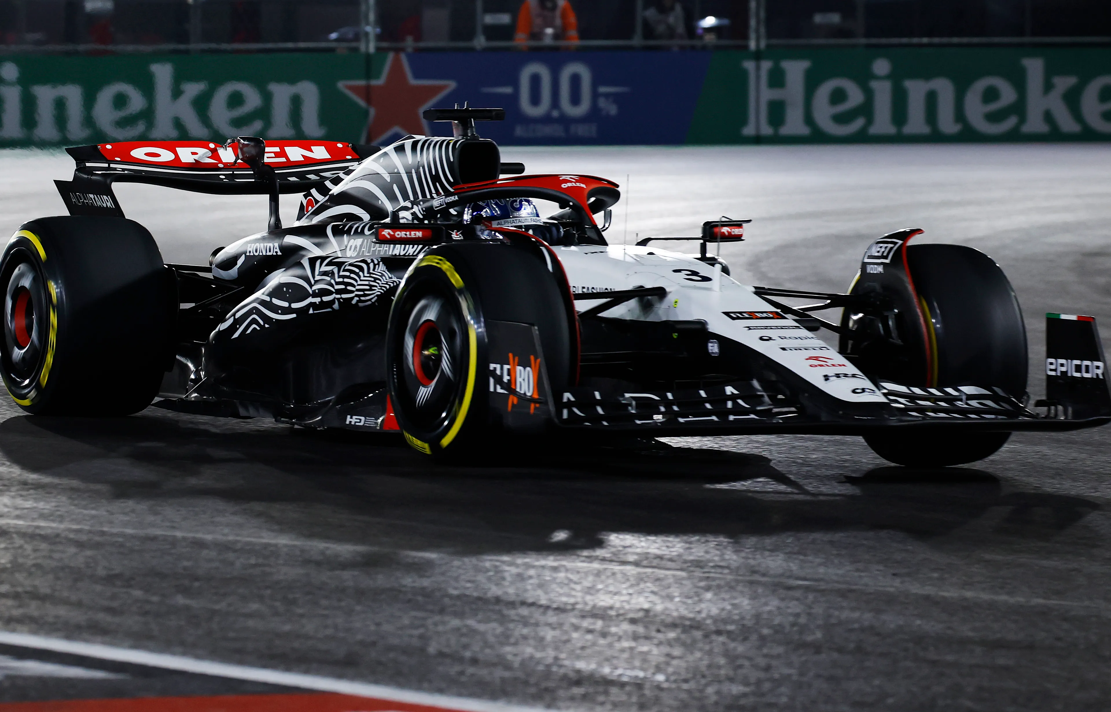 Waarom kwam Tsunoda niet over de finishlijn? 'Ik hoop niet dat het de motor is'