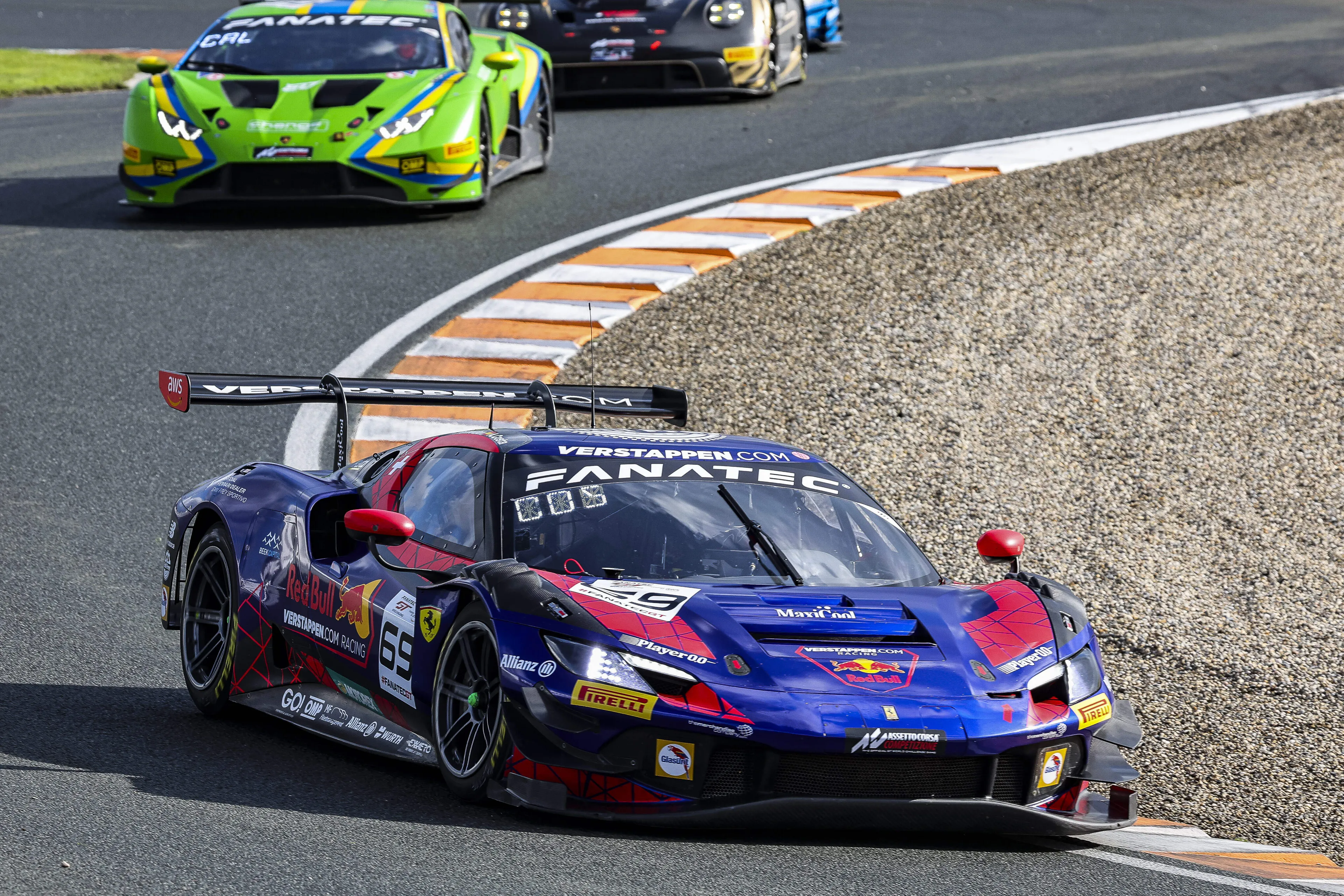 Verstappen komt in eerste race van 2024 niet verder dan plek in het middenveld