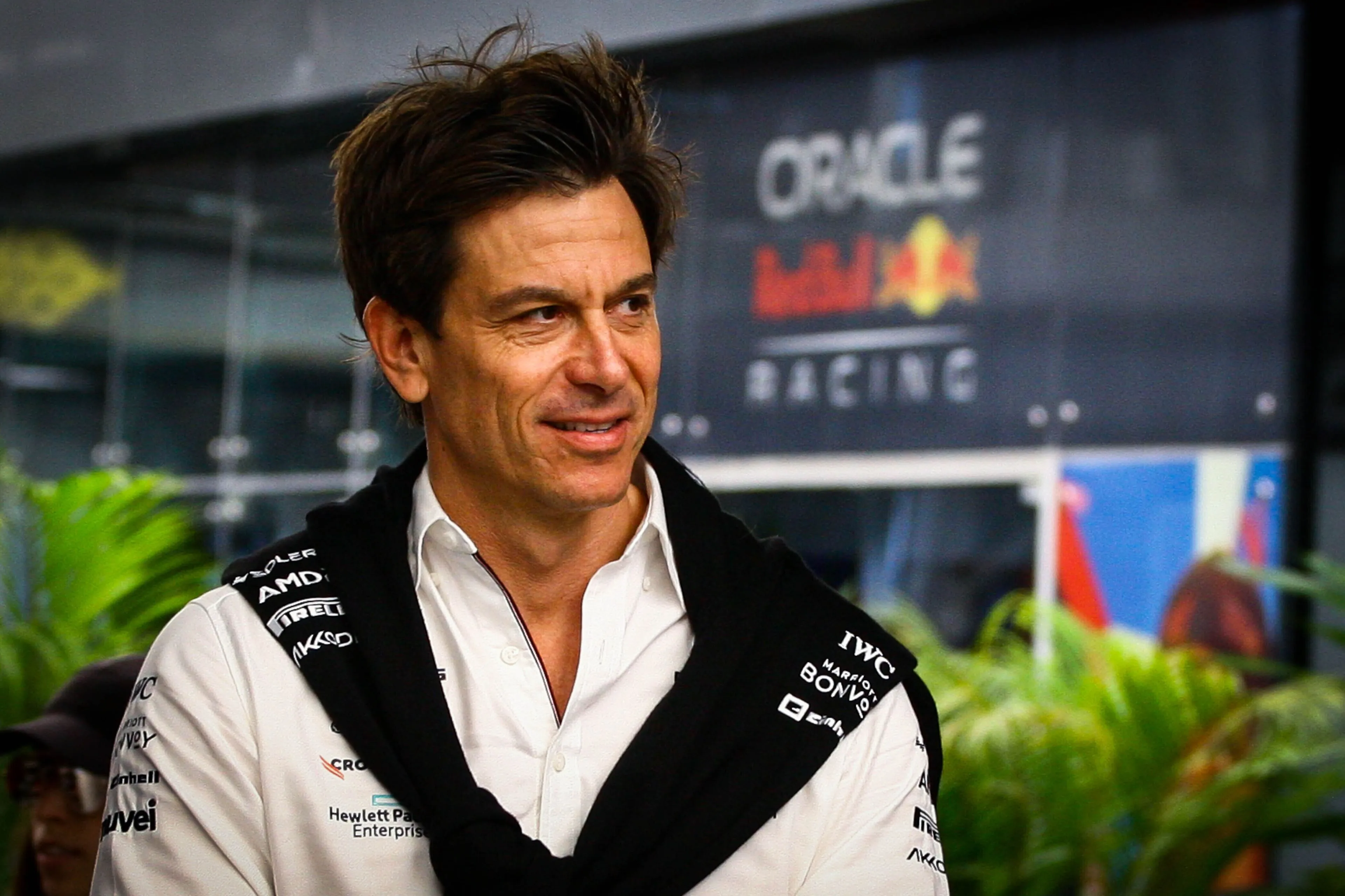 Wolff durft de strijd met Verstappen senior niet aan te gaan: 'Ik raakte de muur na twee ronden'