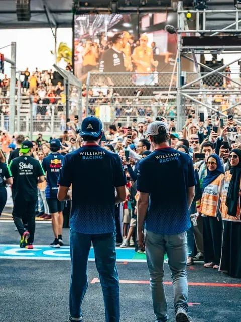 Verstappen snapt keuze van Williams: 'Maar ik had dan eerst mijn eigen auto ook platgereden'
