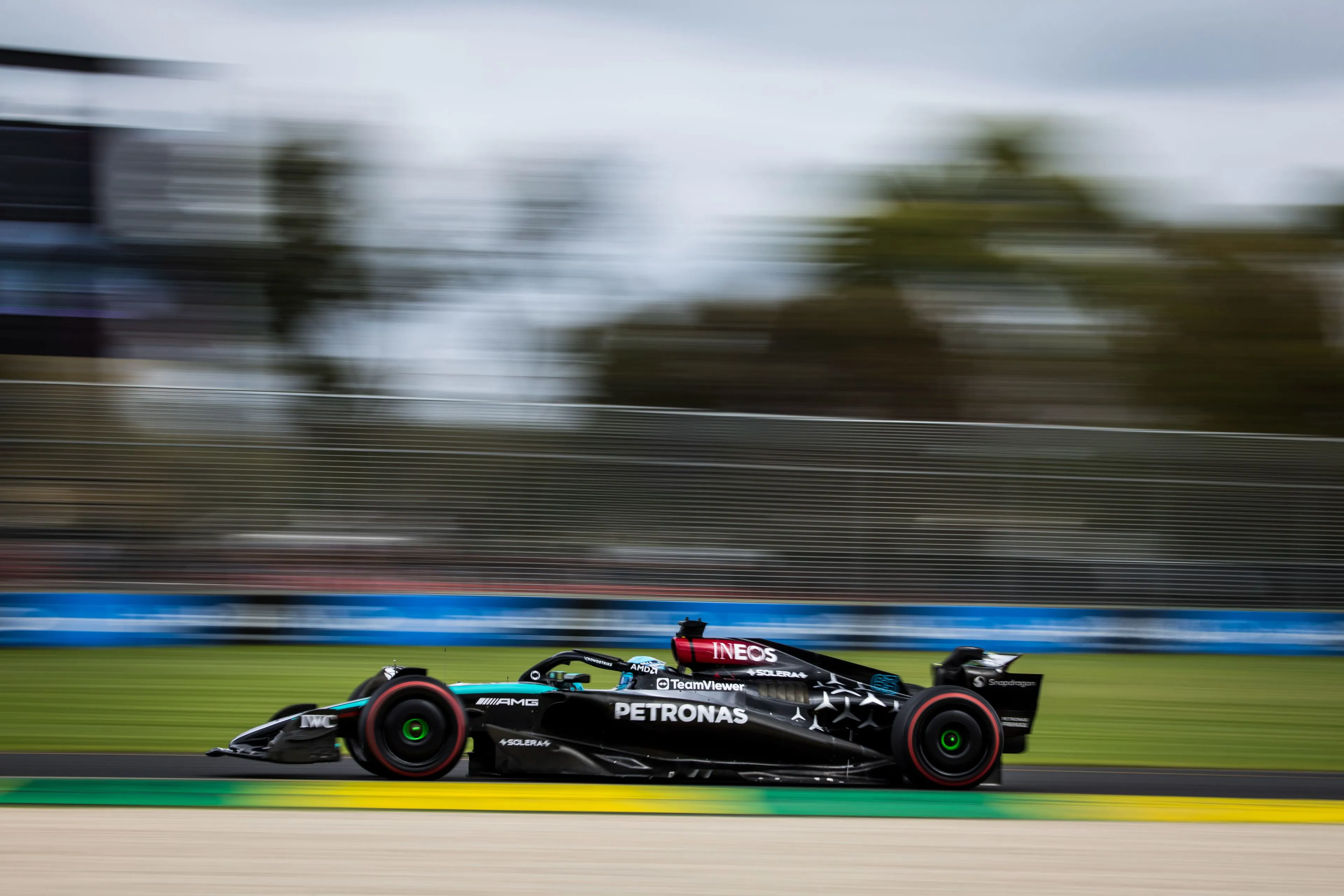 Hamilton moet met één motor minder verder: 'We hebben nog een lange weg te gaan'