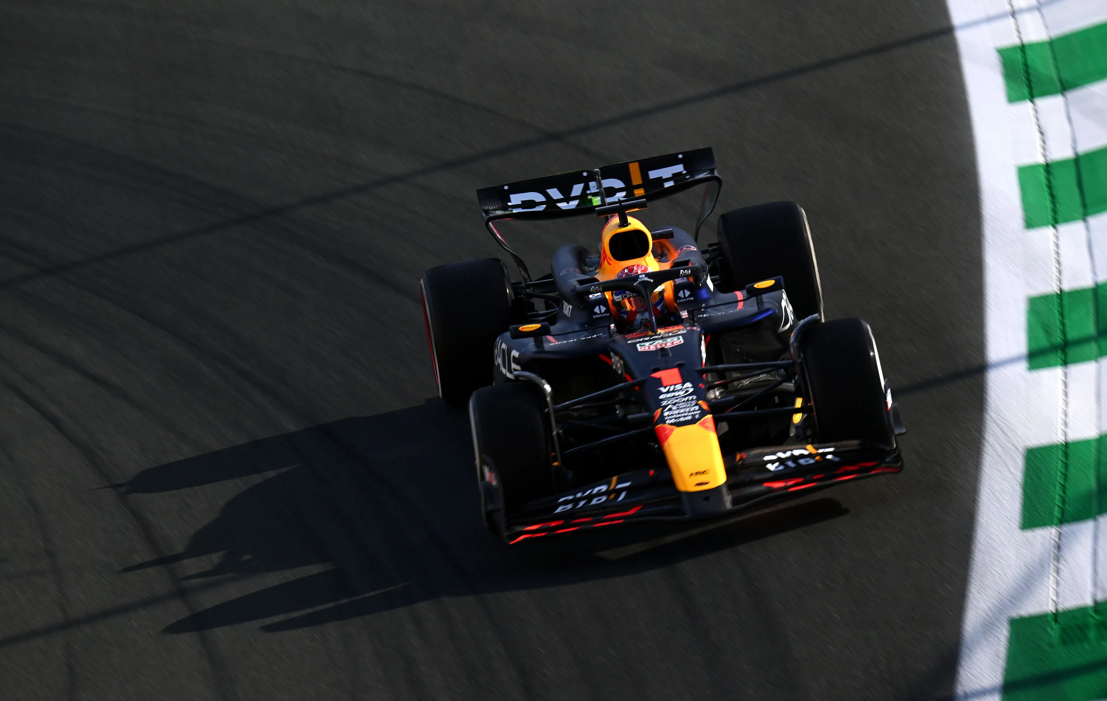 Verstappen verbaasd door gat naar concurrentie: 'Maar ook niet verwacht zo'n goede balans te hebben'