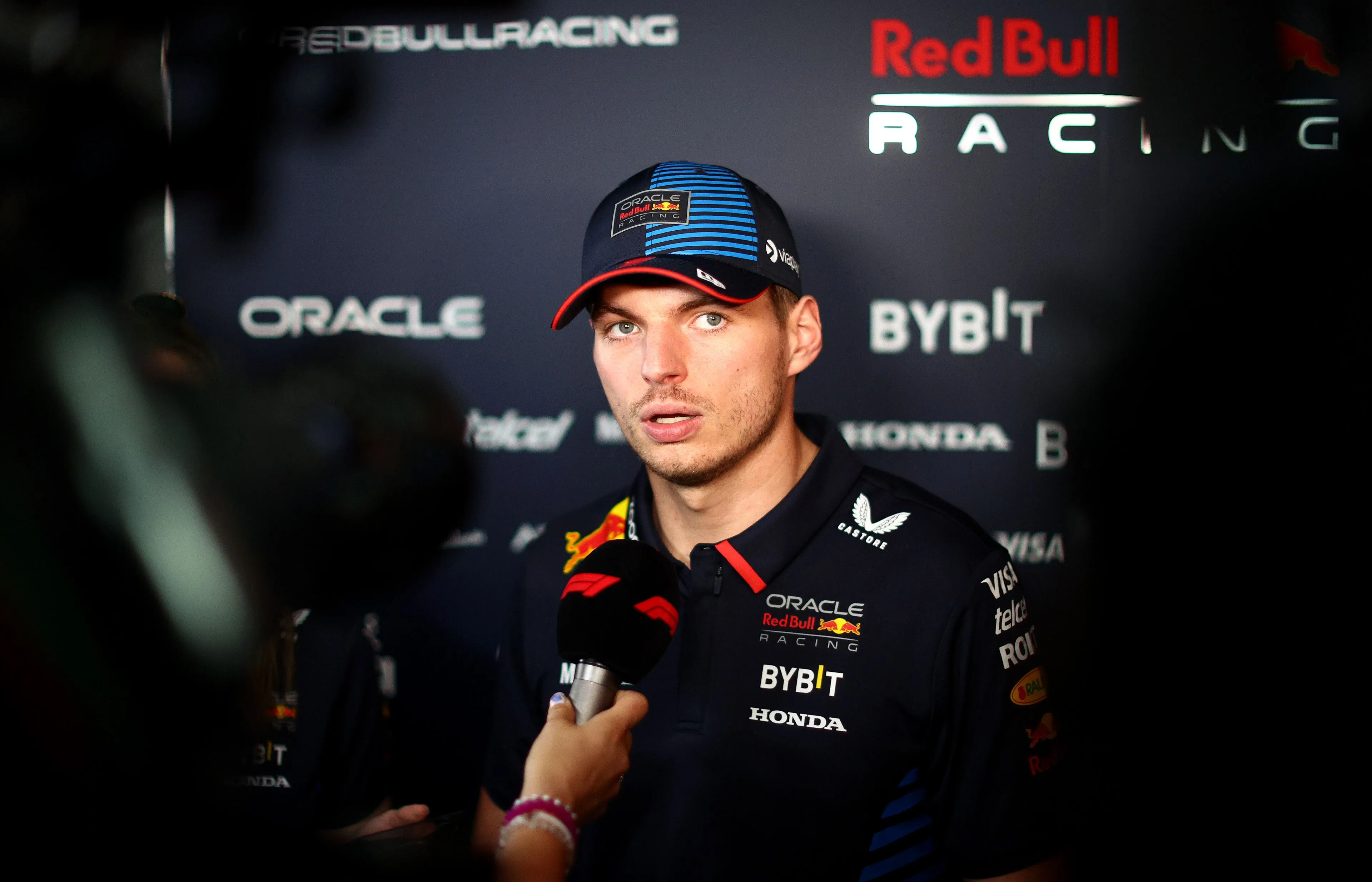 Voormalig Ferrari-coureur ziet Verstappen niet naar Mercedes gaan: 'Zou heel dom zijn'
