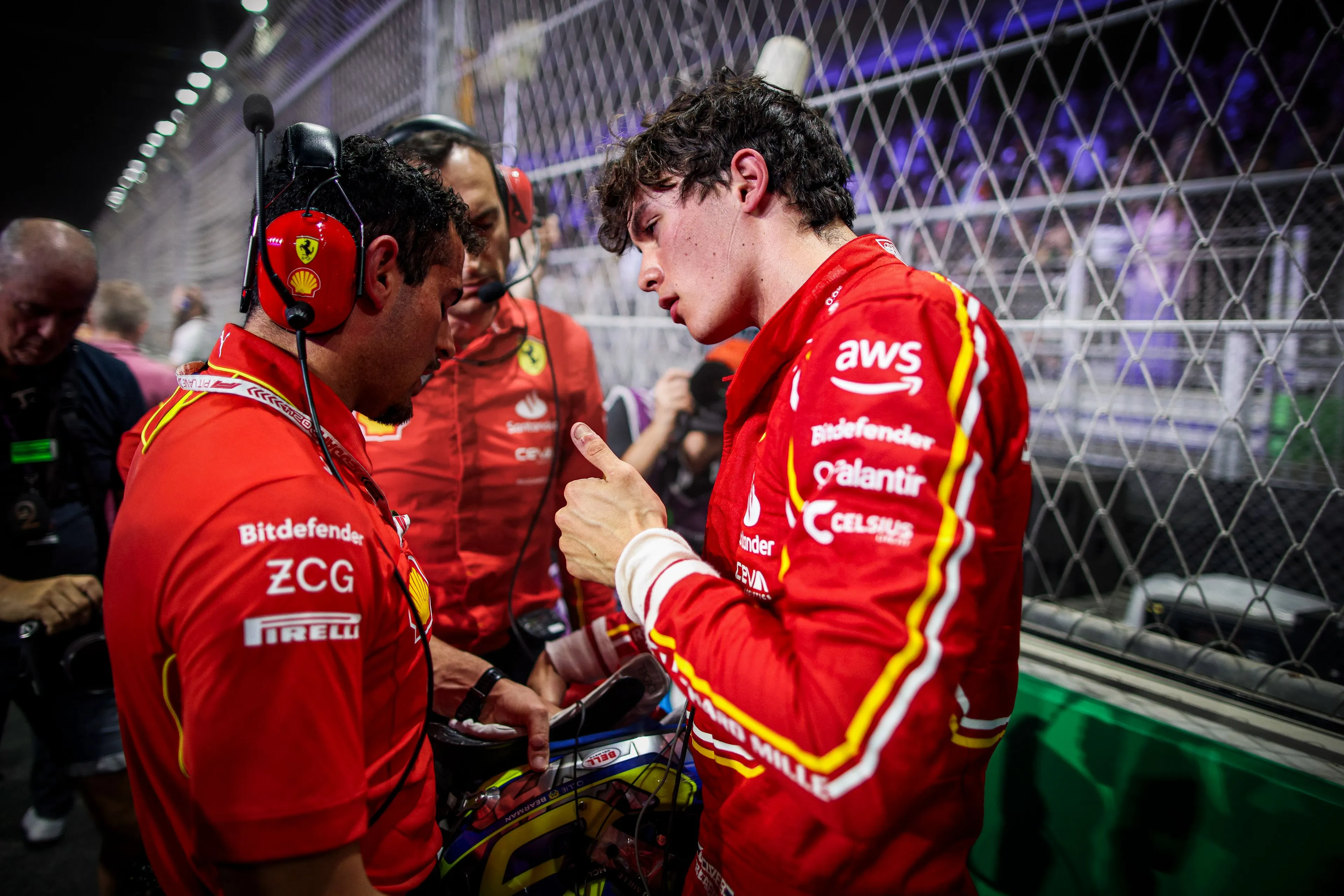 Veroorzaakt Bearman een interne crisis bij Ferrari? 'Als hij in Australië wint, wat dan?'