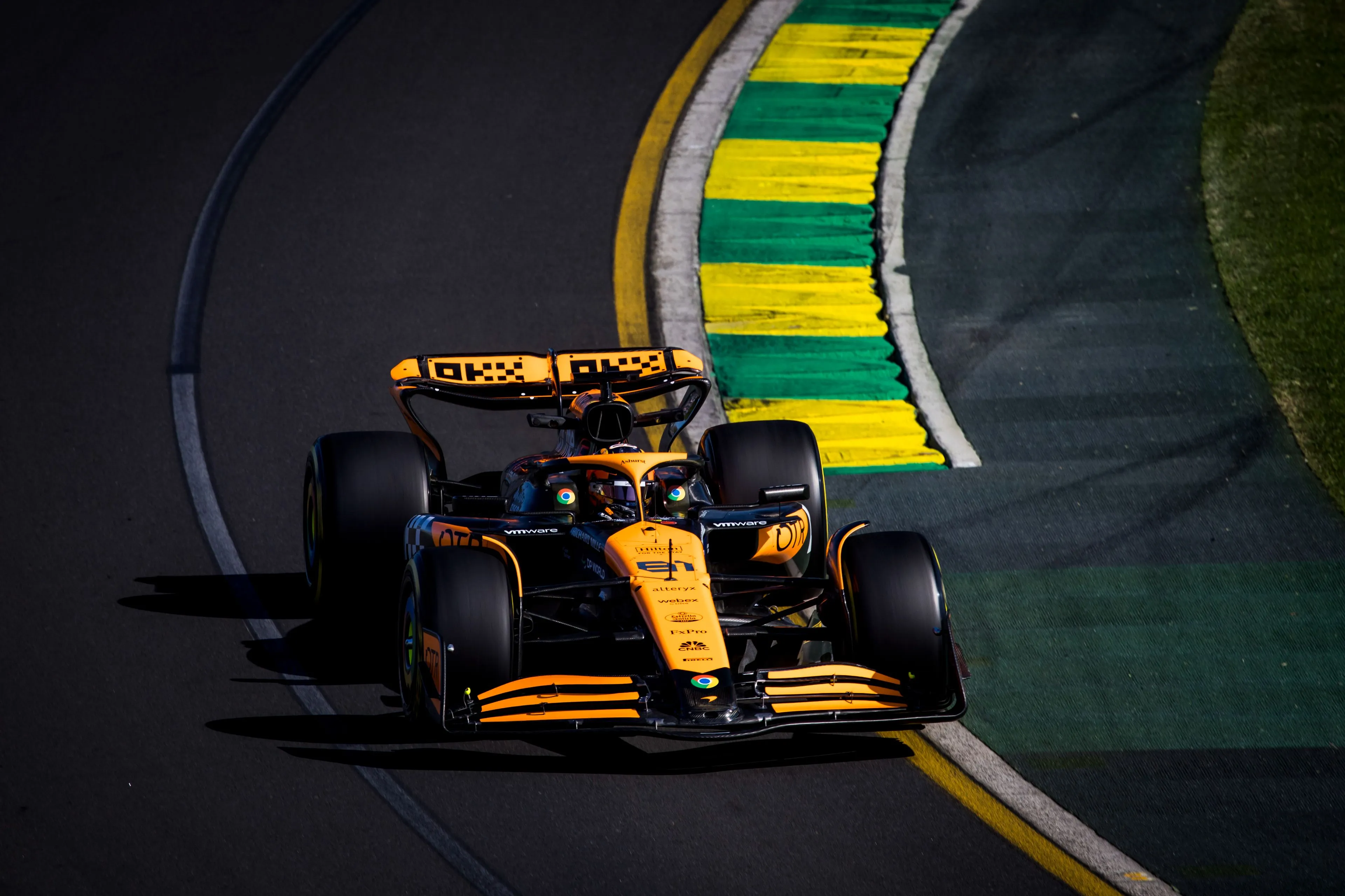 McLaren verwacht geen strijd met Red Bull: 'Denk dat het niemand verrast dat Verstappen pole heeft'