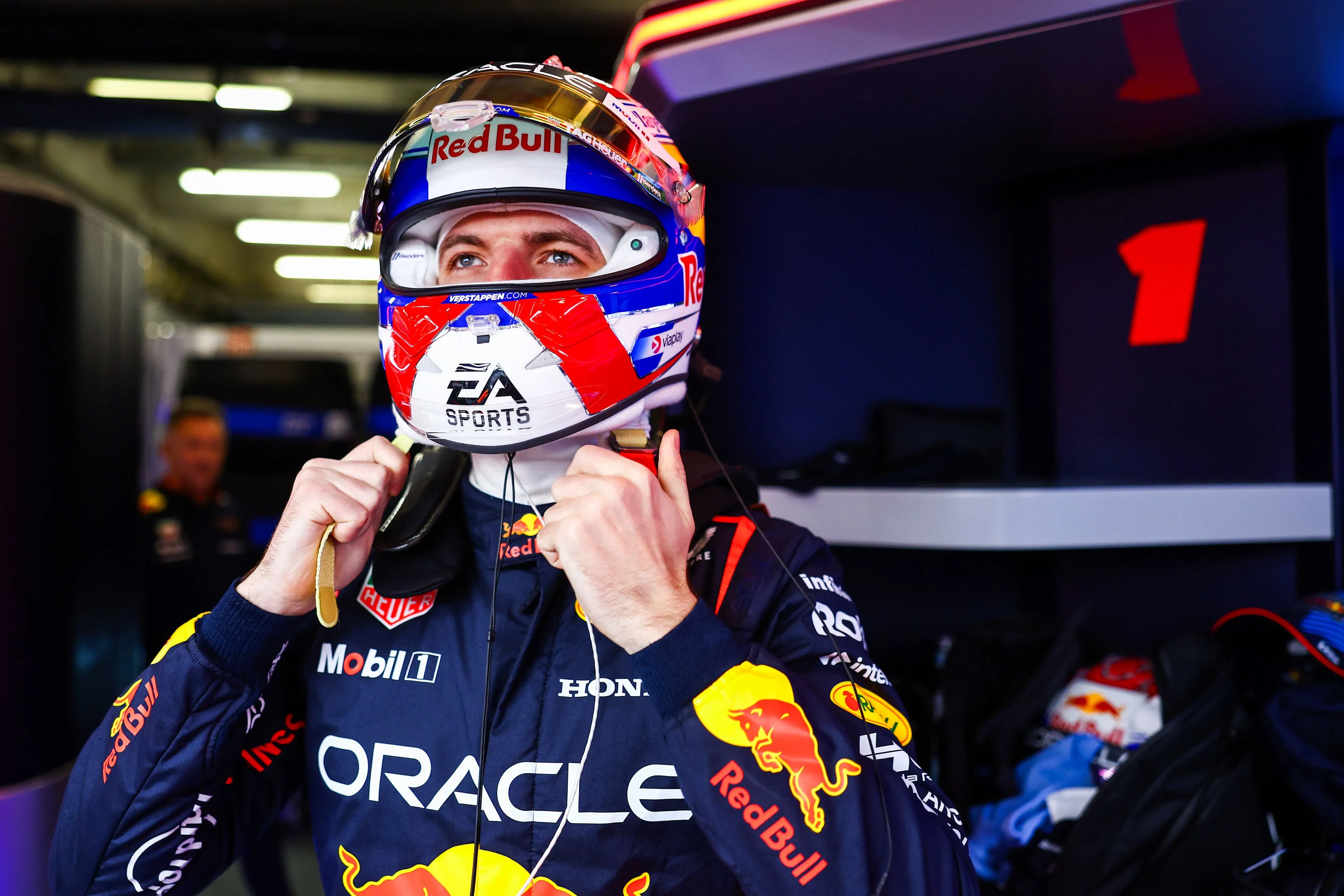 Verslag Sprintrace | Verstappen stelt orde op zaken met gigantisch gat, harde strijd voor P3