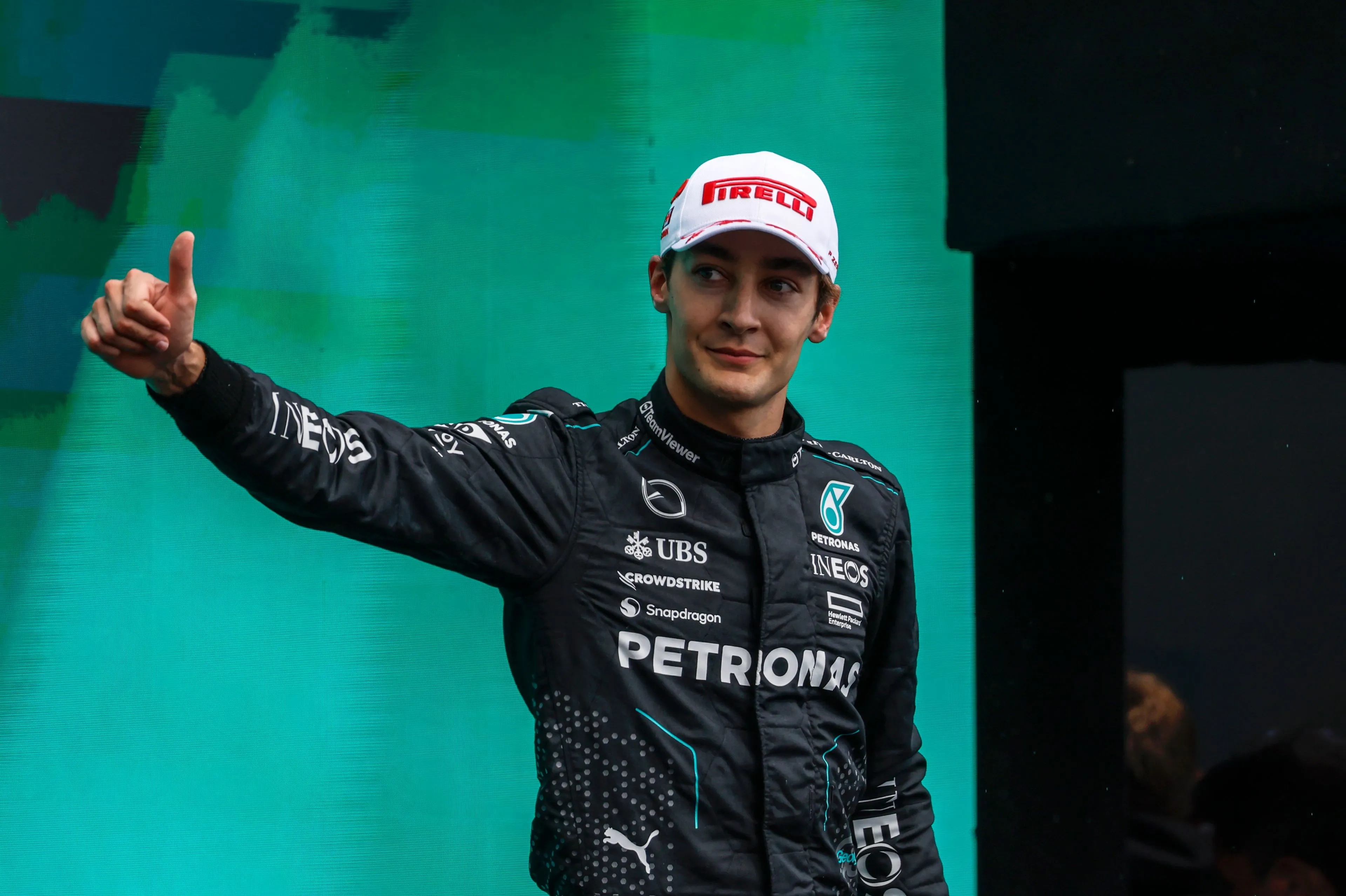 Russell baalt van inschattingsfout: 'Kostte ons het gevecht met Verstappen'