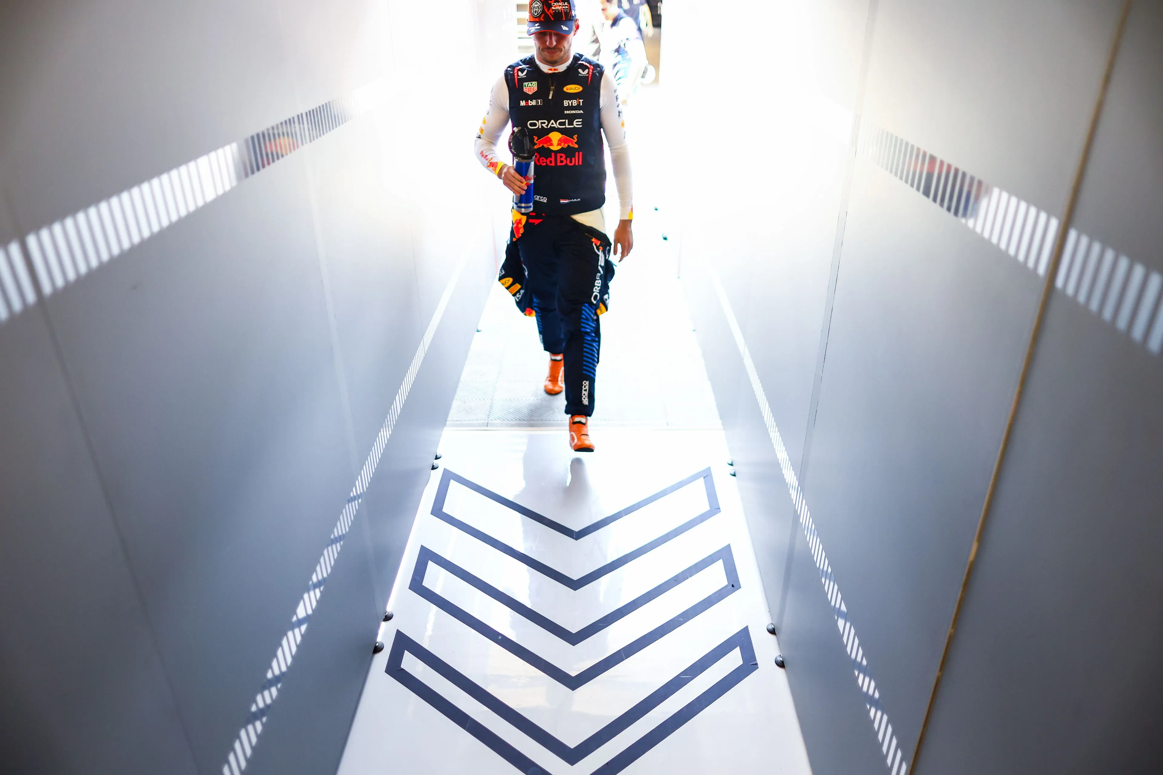 Priestley haalt hard uit naar Verstappen: 'Leek haast een wraakactie'