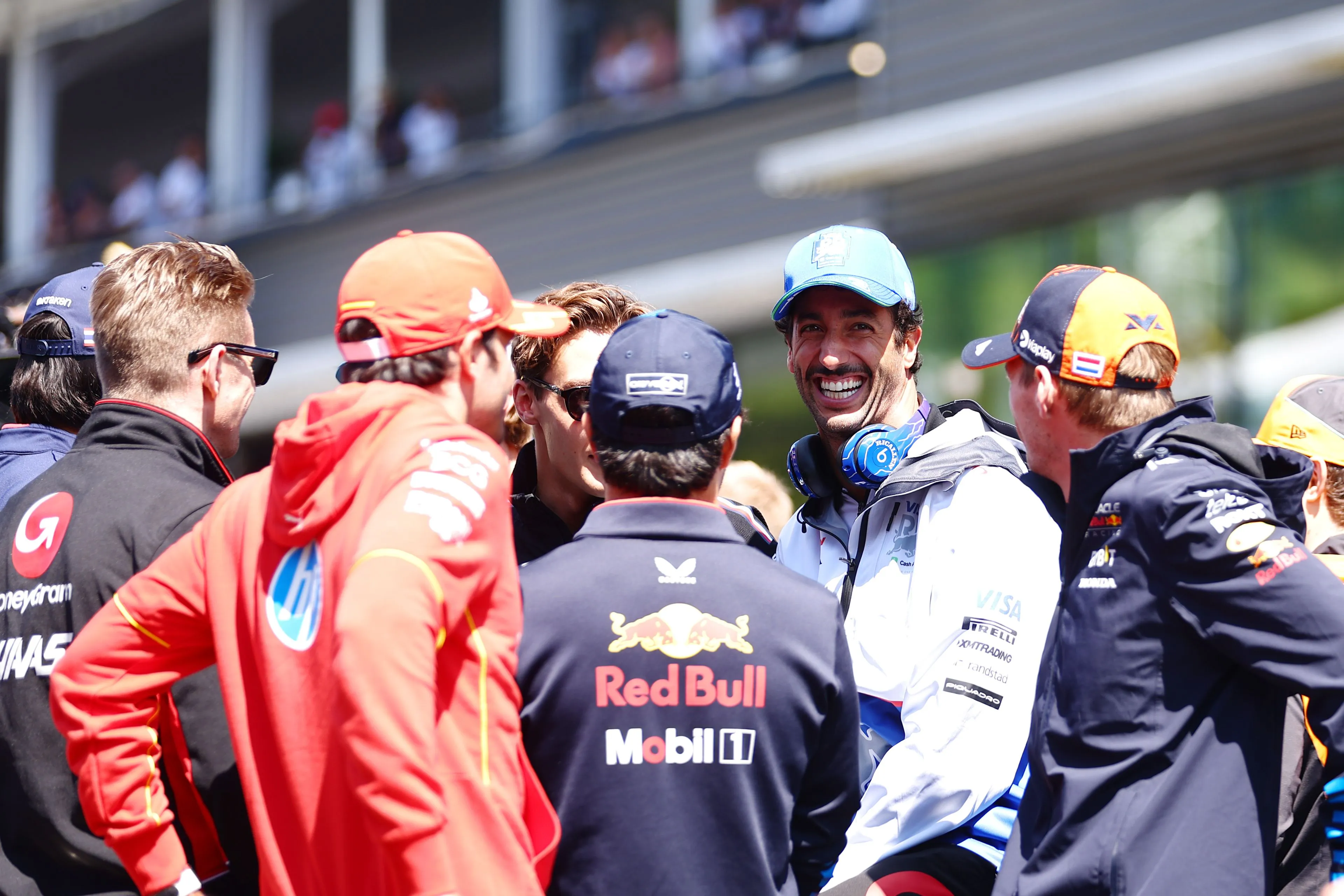 Horner denkt dat oud-teamgenoot Verstappen wereldkampioen had kunnen worden