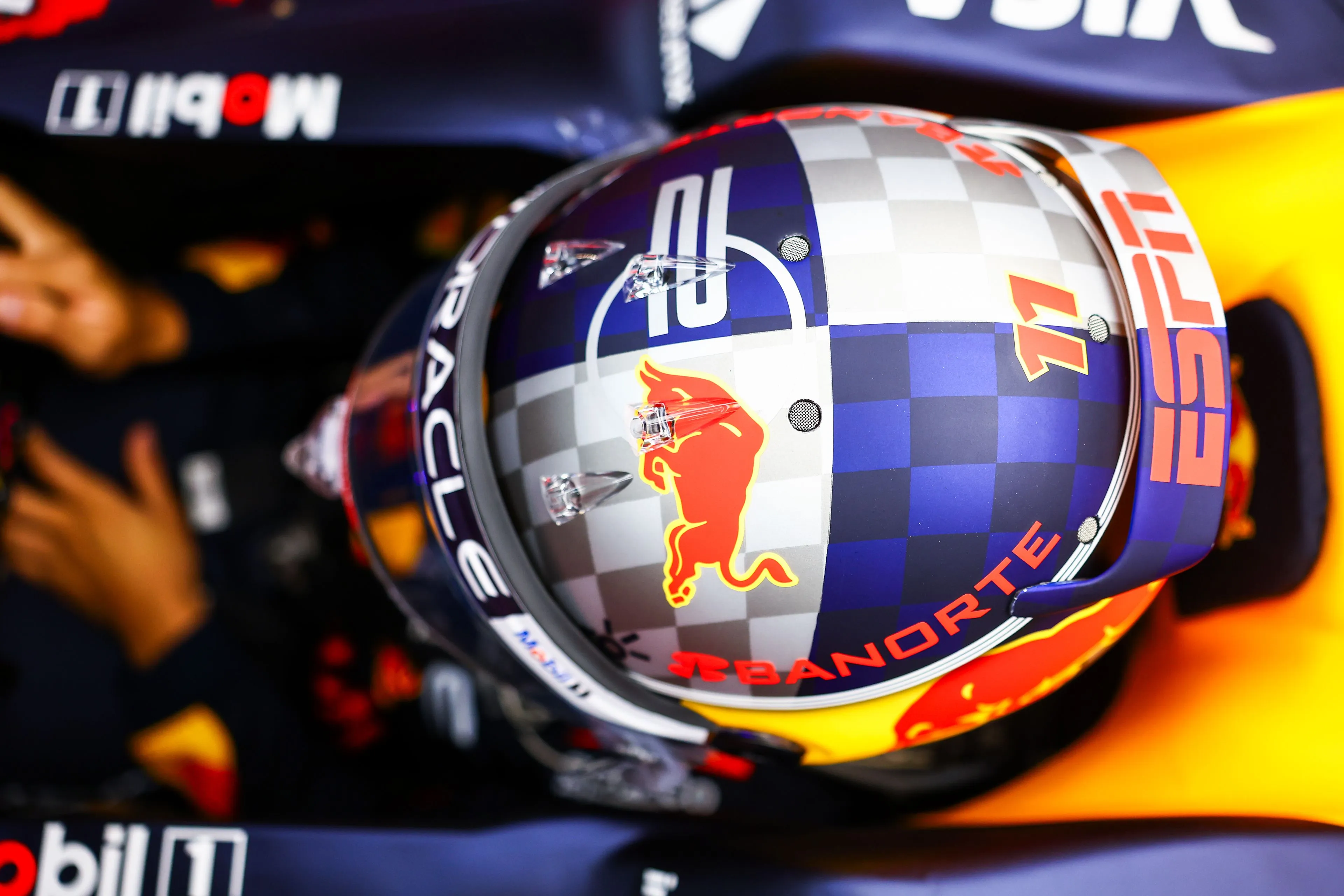 Button leeft mee met oud-teamgenoot: 'Dit kan niet eindeloos zo doorgaan'