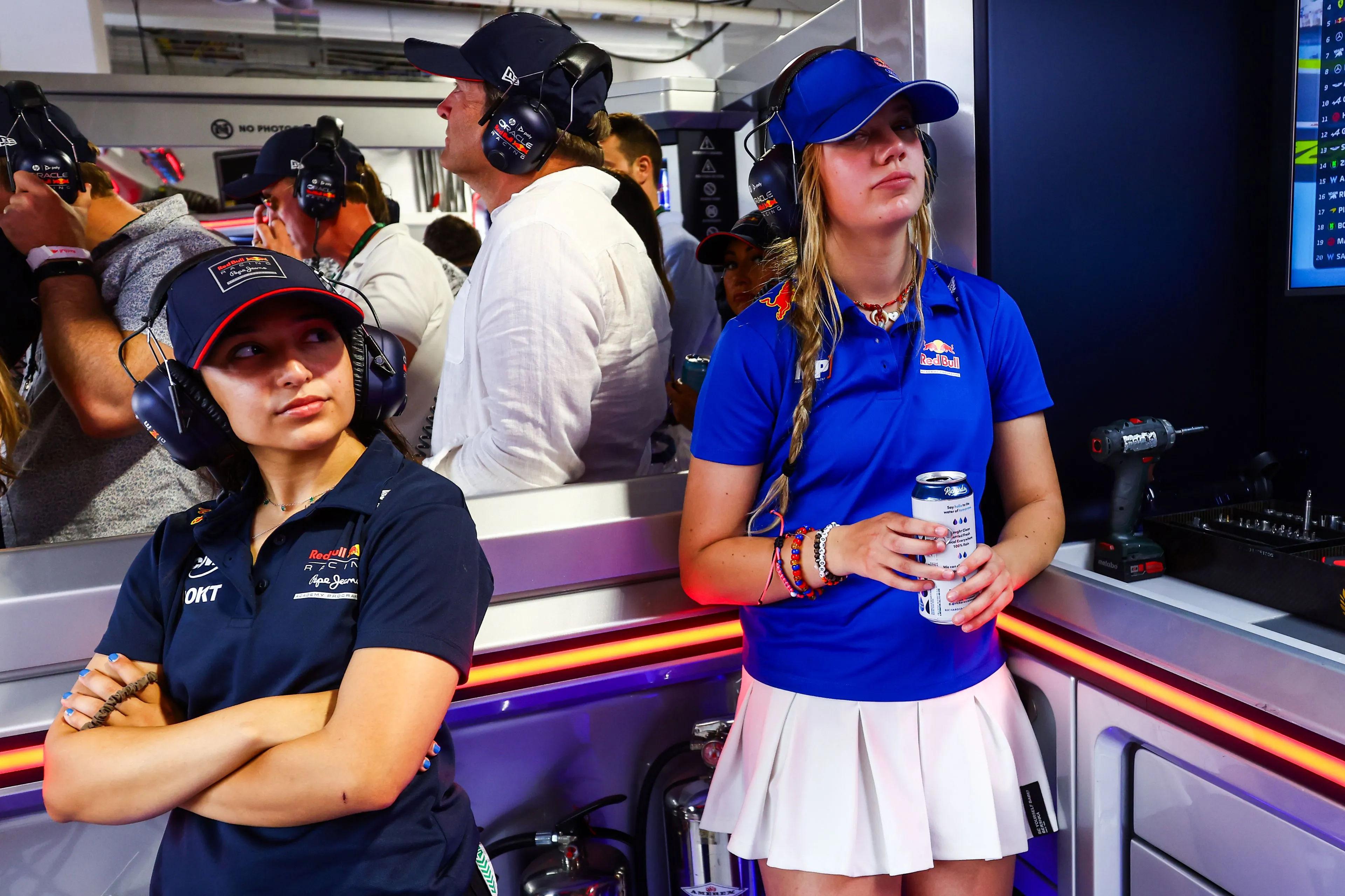 red bull racing f1 academy emely de heus hamda al qubaisi