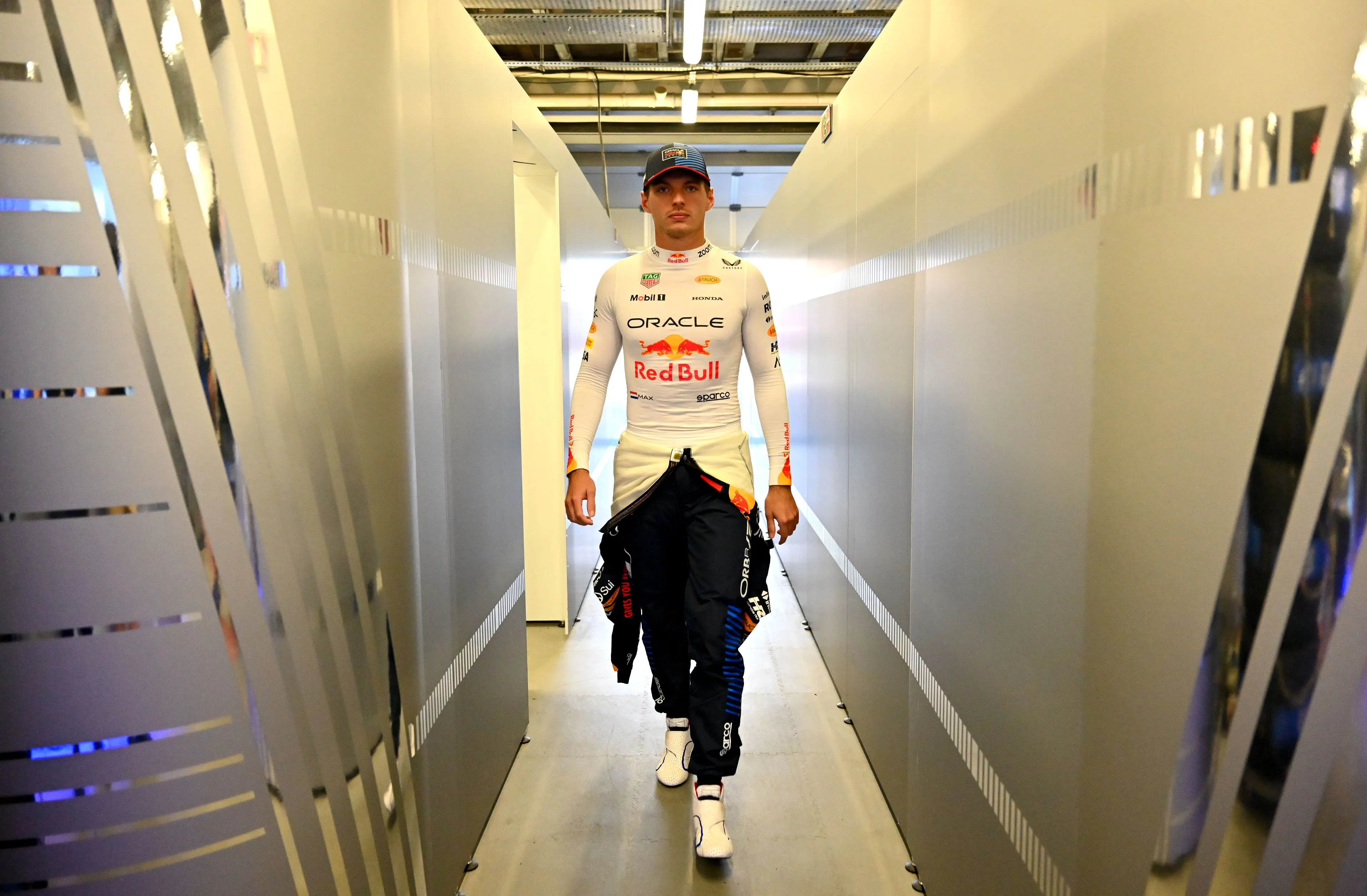 Albers en Hezemans streng voor Red Bull na fout Verstappen: 'Ze zijn de weg kwijt'