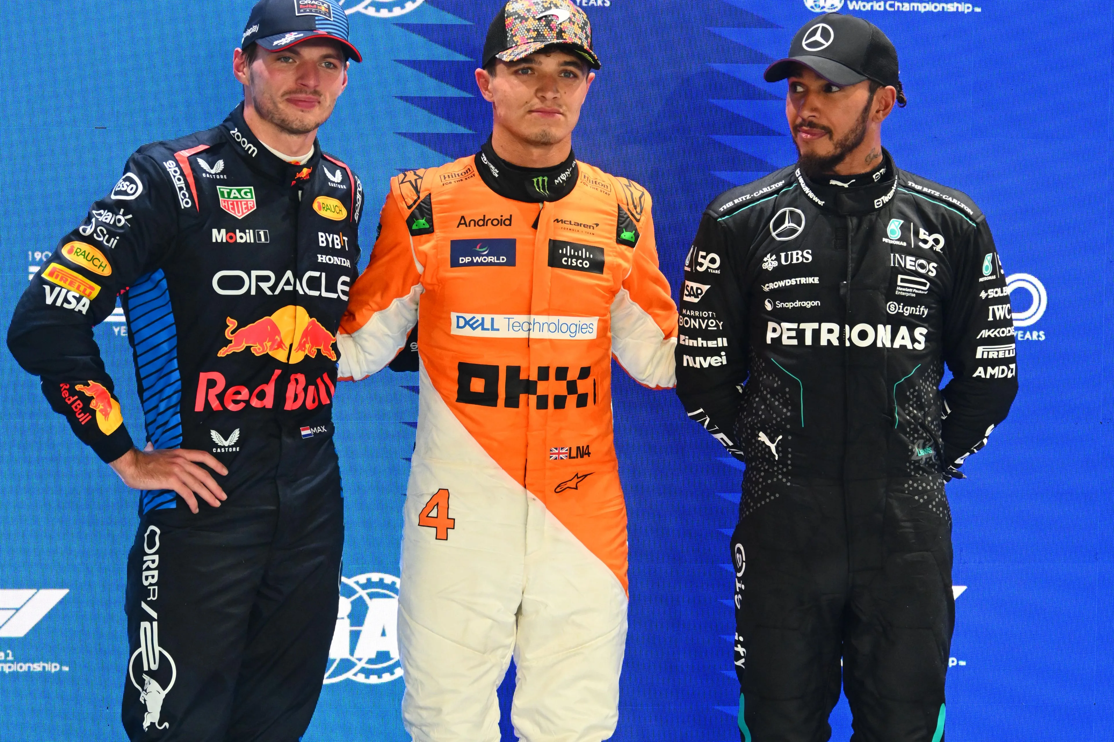 Norris pakt zege met rafelrandje: 'Bij Verstappen en Hamilton nooit gehoord'