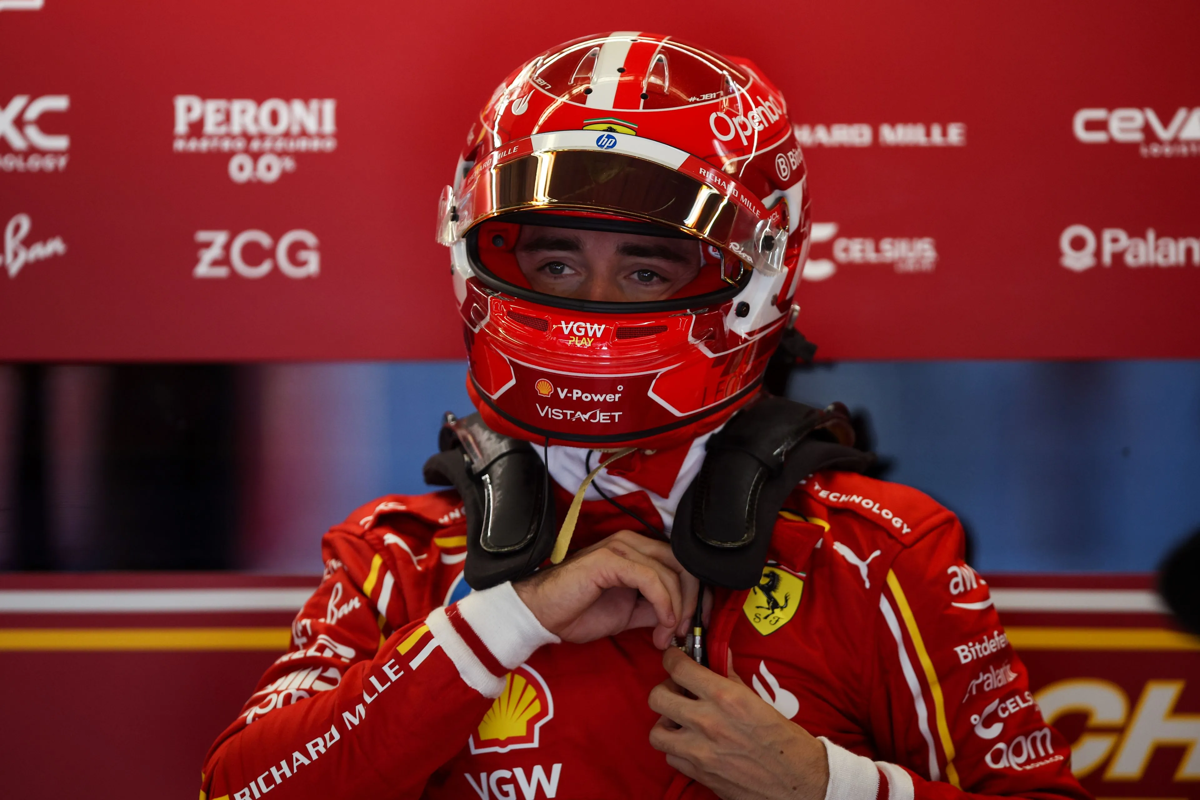 Leclerc wrijft in zijn handen: 'Ben blij dat Verstappen zo agressief is tegenover Norris'