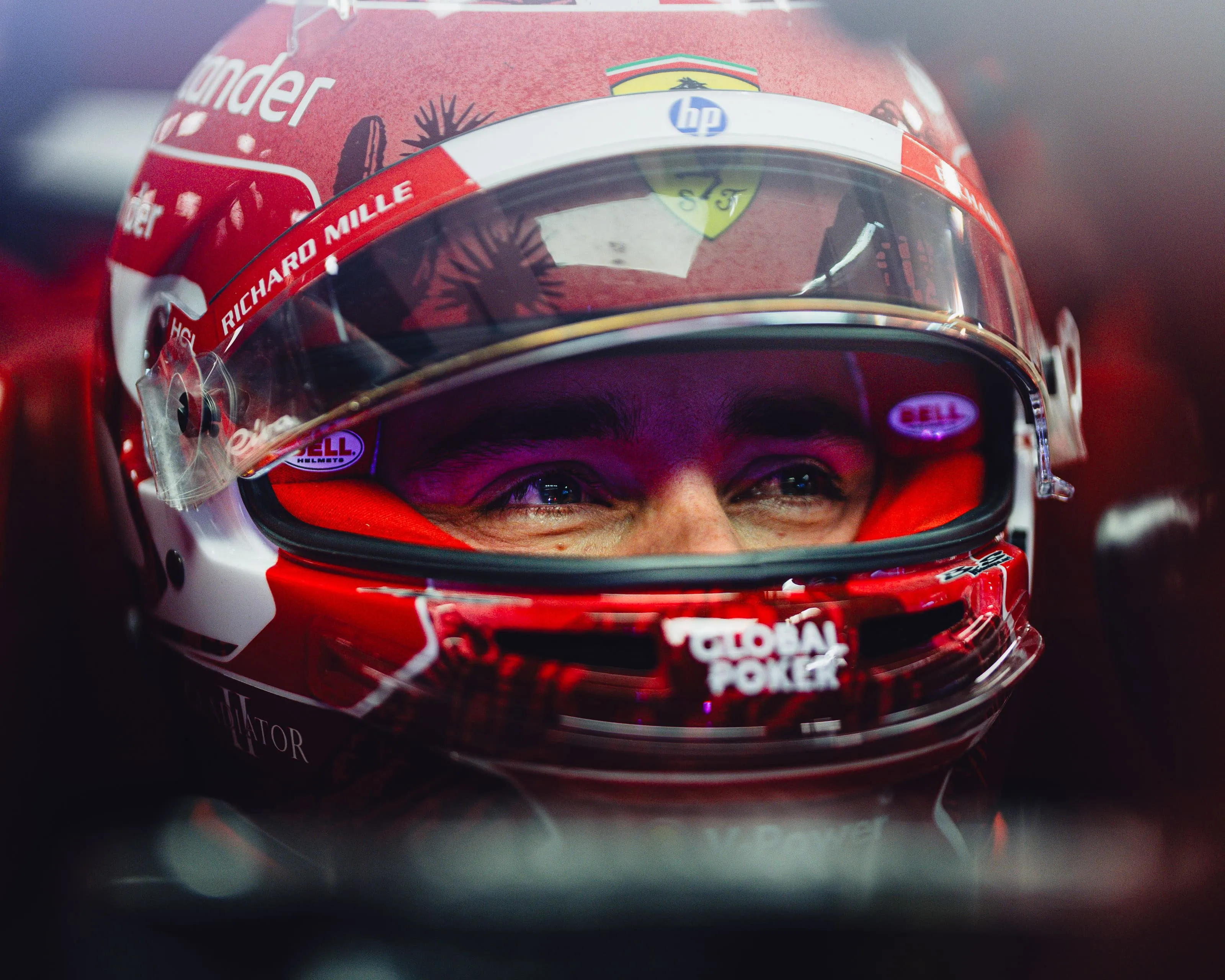 Leclerc troeft McLaren af in Qatar, Verstappen heeft het zwaar in de RB20