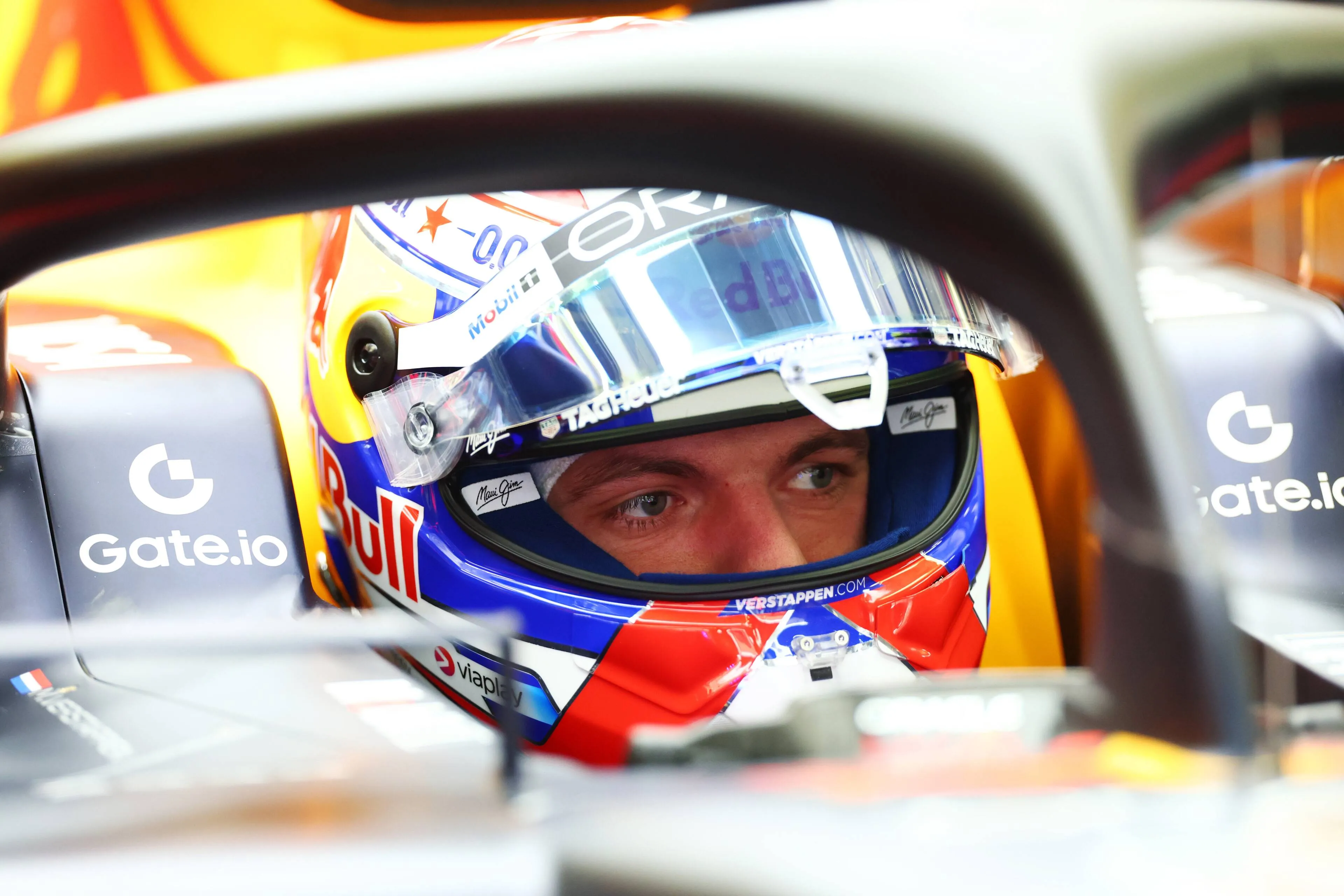 Italiaanse media geloven Verstappen niet helemaal: 'Is zelfs op een driewieler nog gevaarlijk'