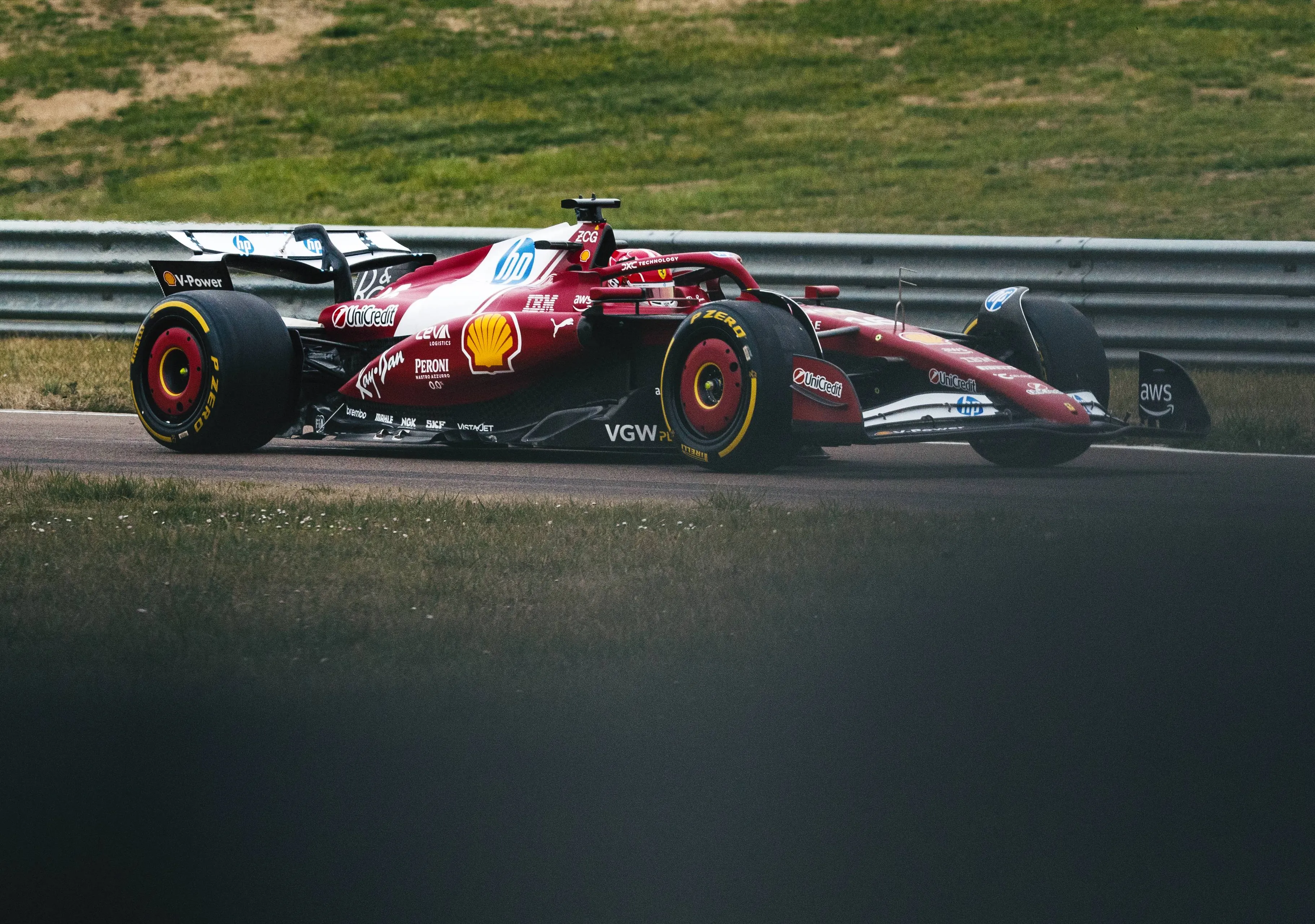 Ferrari houdt geen rekening met 'zeer ongeloofwaardig scenario': 'Vier teams vechten om de titel'