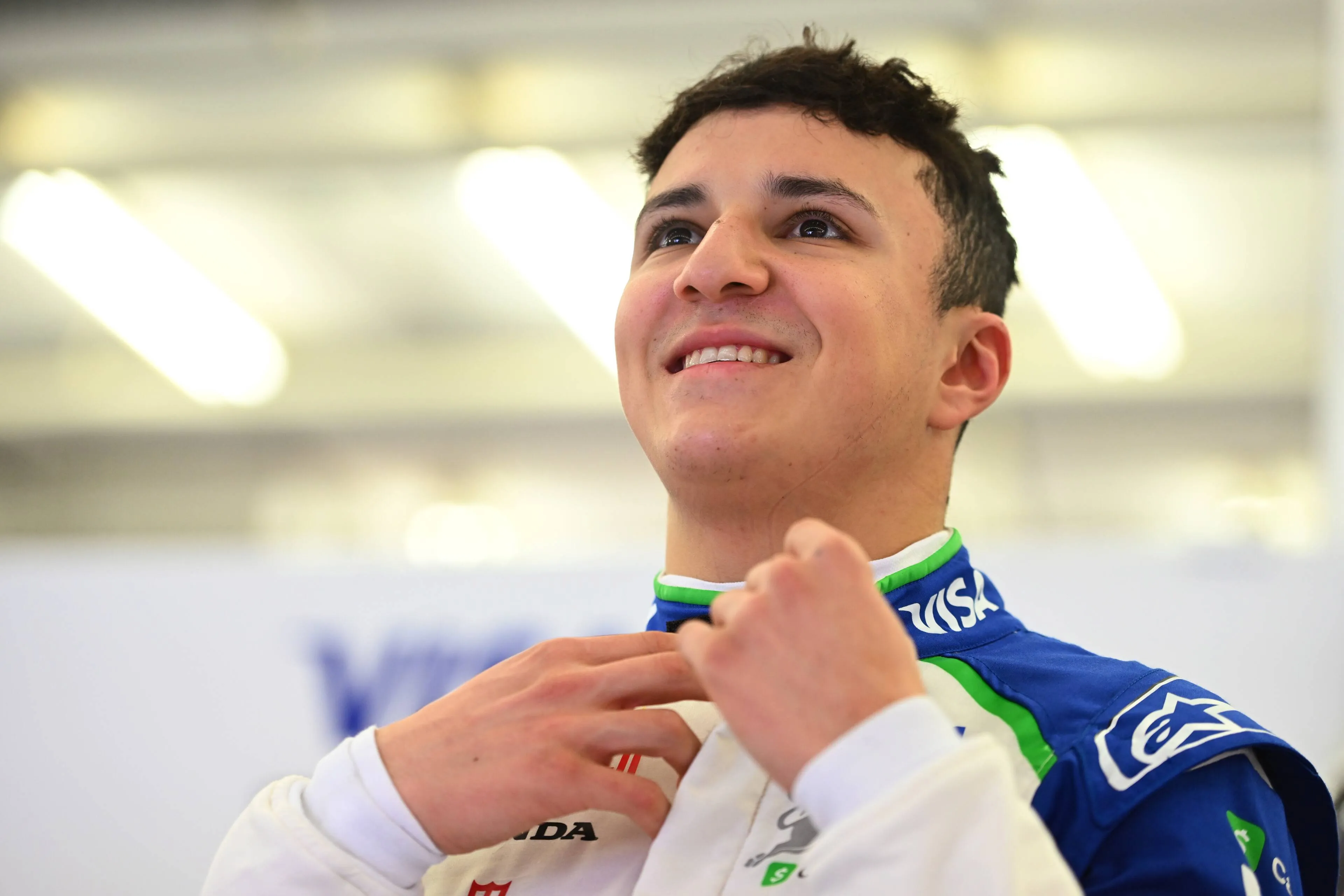 Hadjar neemt het op voor Marko: 'Ik vond het zelf ook gênant'