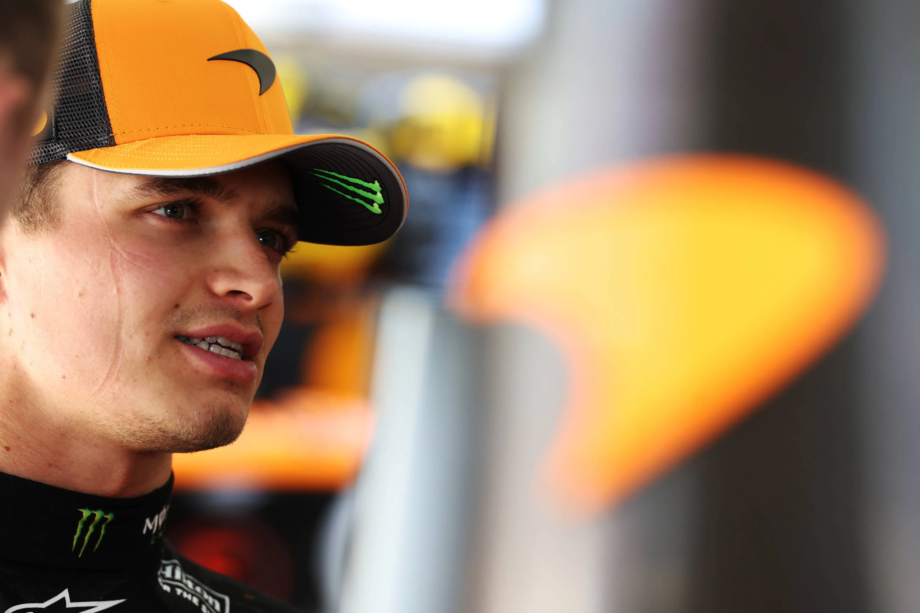 Norris focust zich op de race: 'Eerlijk gezegd geen verrassing dat Red Bull voor ons ligt'