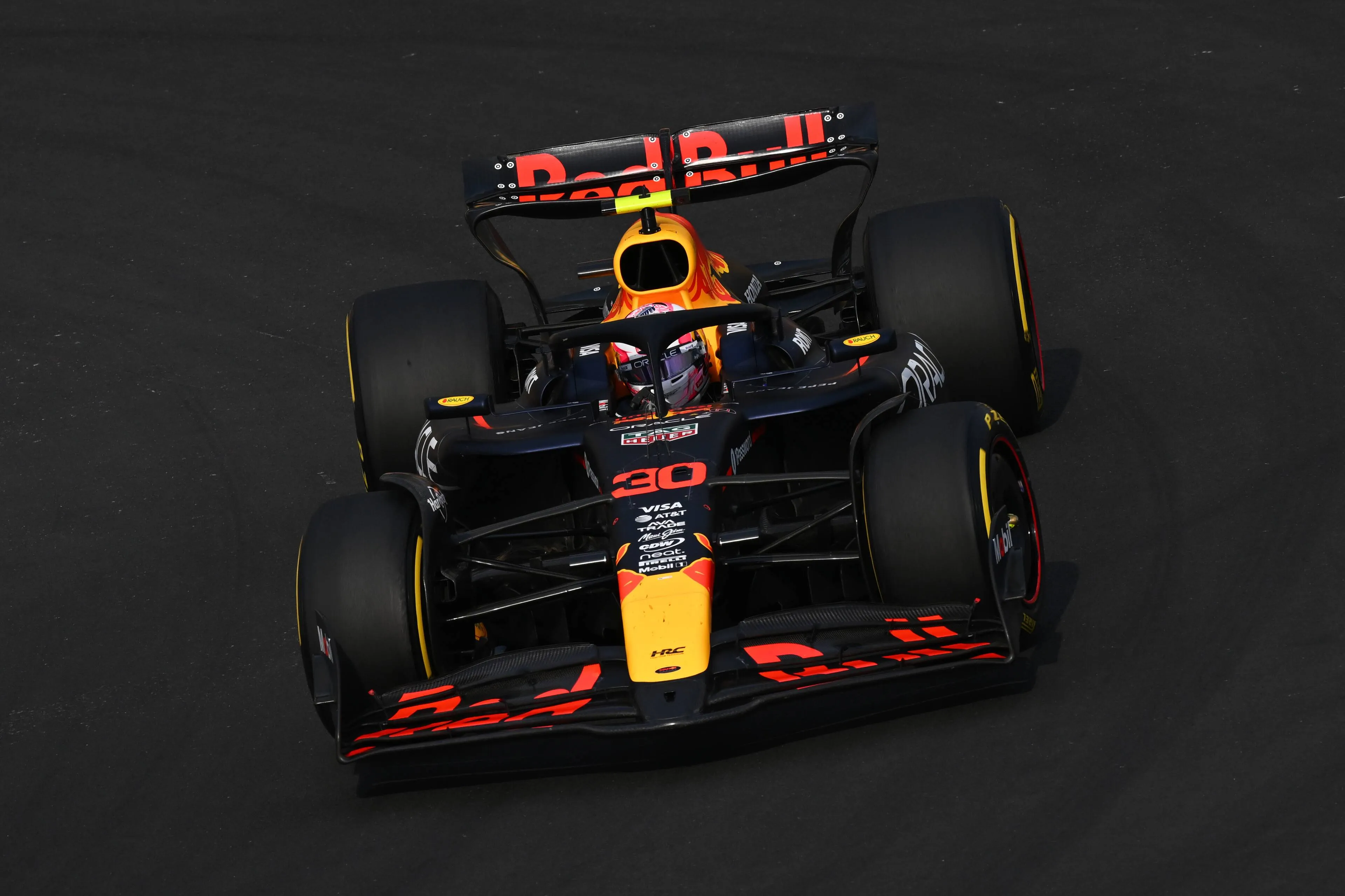 Red Bull door het slijk gehaald: 'Het is een eenmansteam, en dat zal zo blijven'