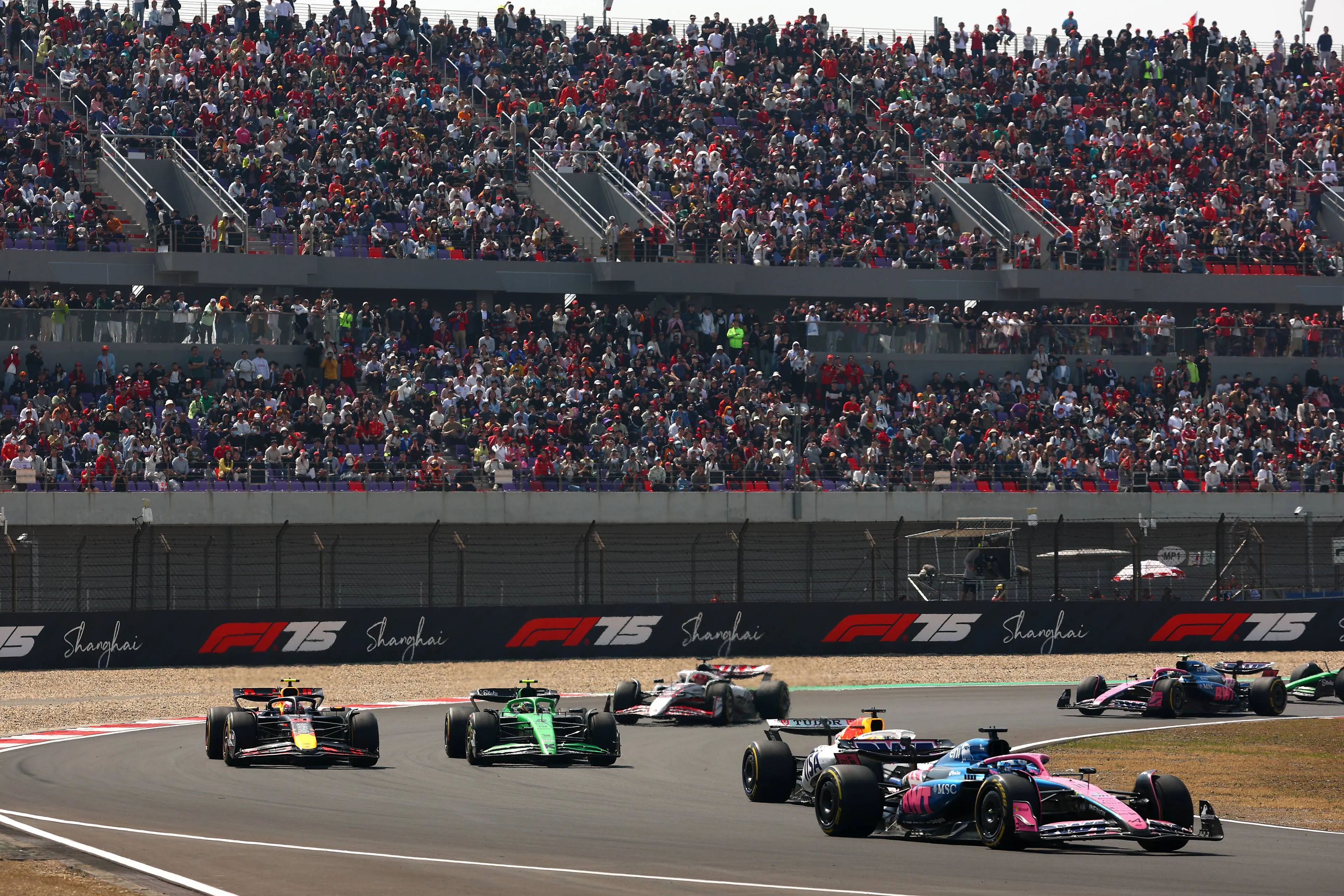 Boordradio's GP China | Irritatie bij Ferrari: 'Ik weet het, dat heb je me al tien keer verteld'