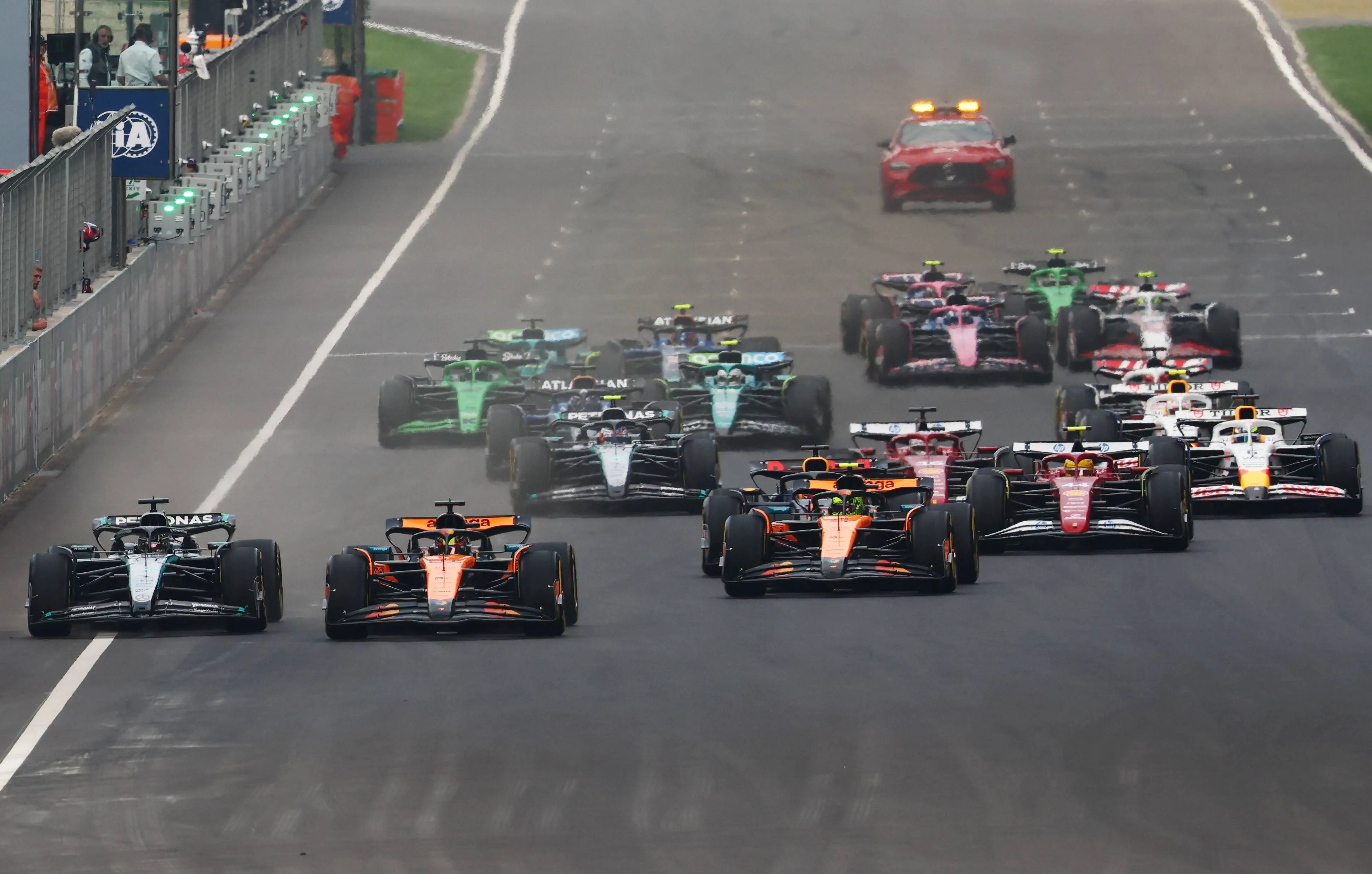 startgrid mclaren china mercedes redbull oscar piastri max verstappen george russell lando norris