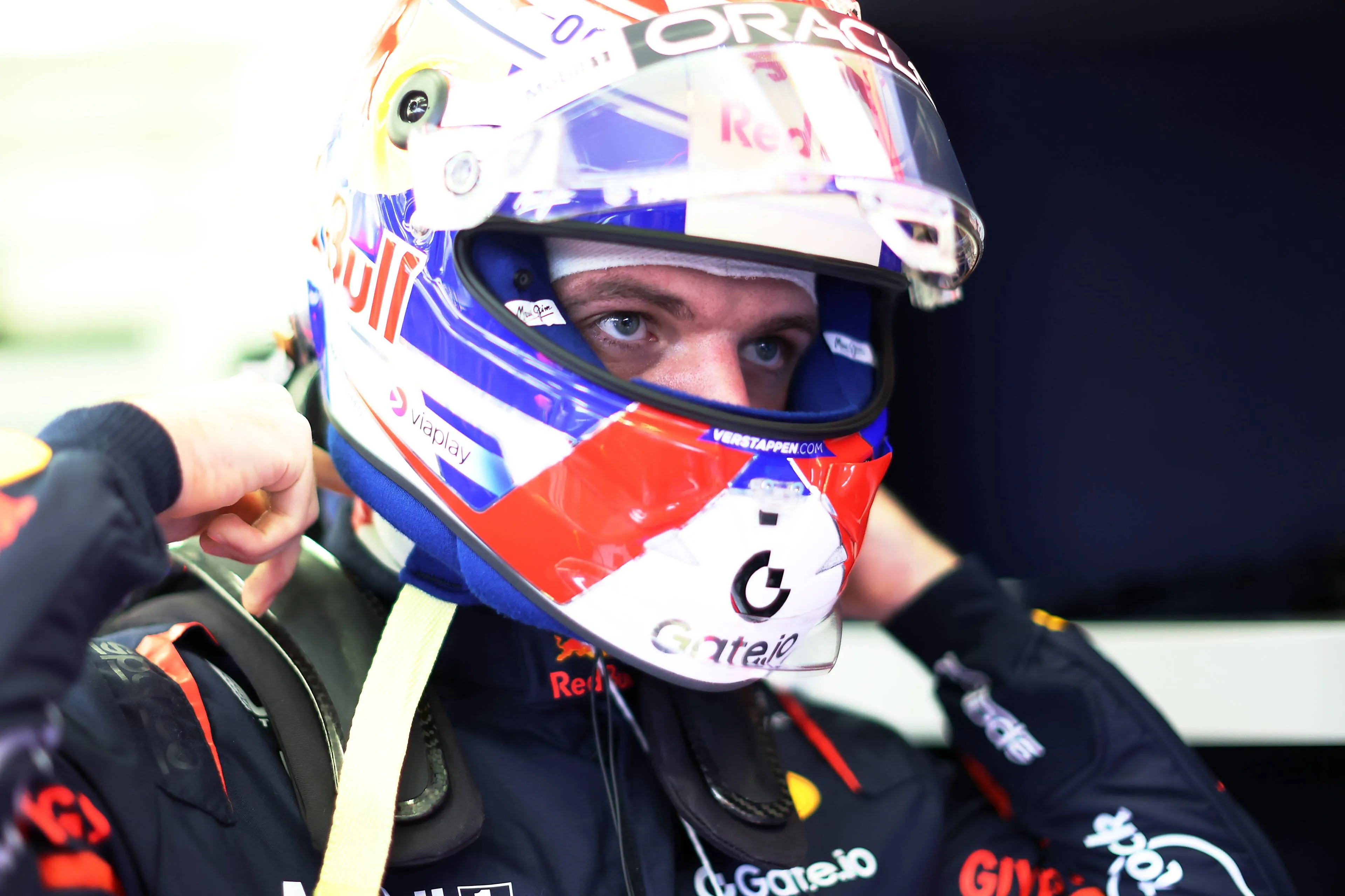 Contractverlenging Russell geen uitgemaakte zaak door Verstappen: 'Dan zal Wolff dat doen'