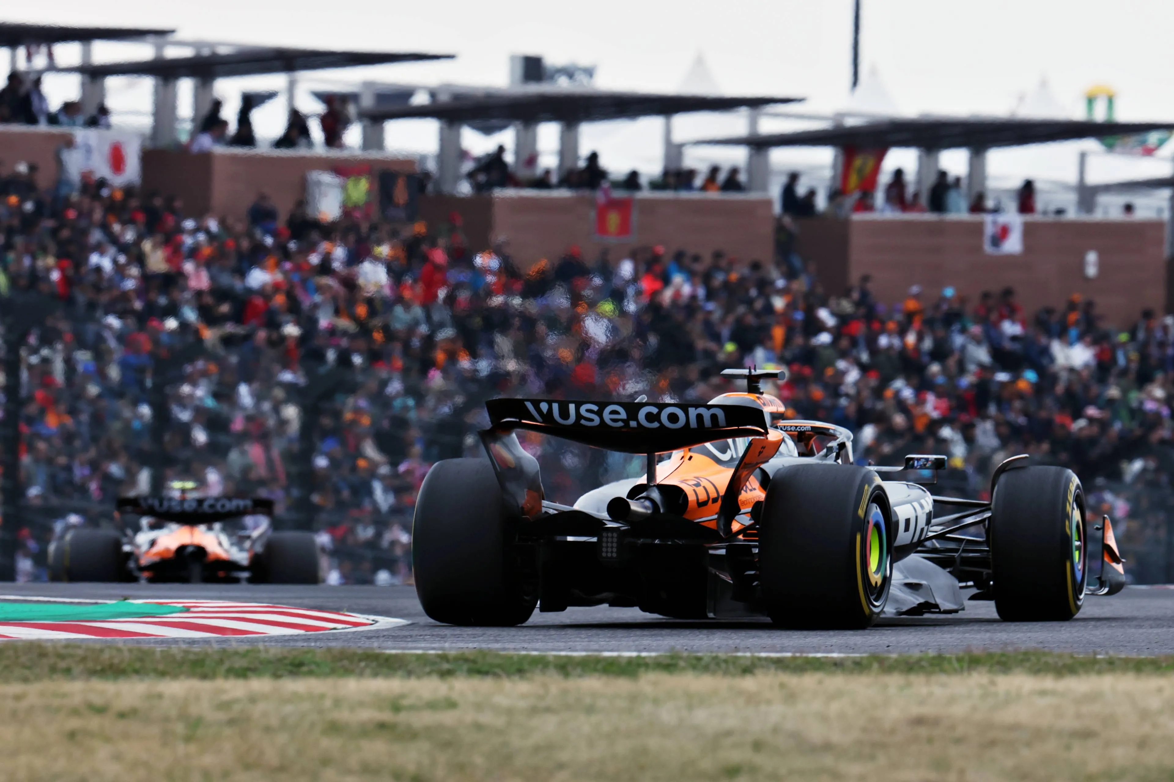 Plooij met bizarre observatie: 'In die bocht pakte McLaren wel zeven tienden!'