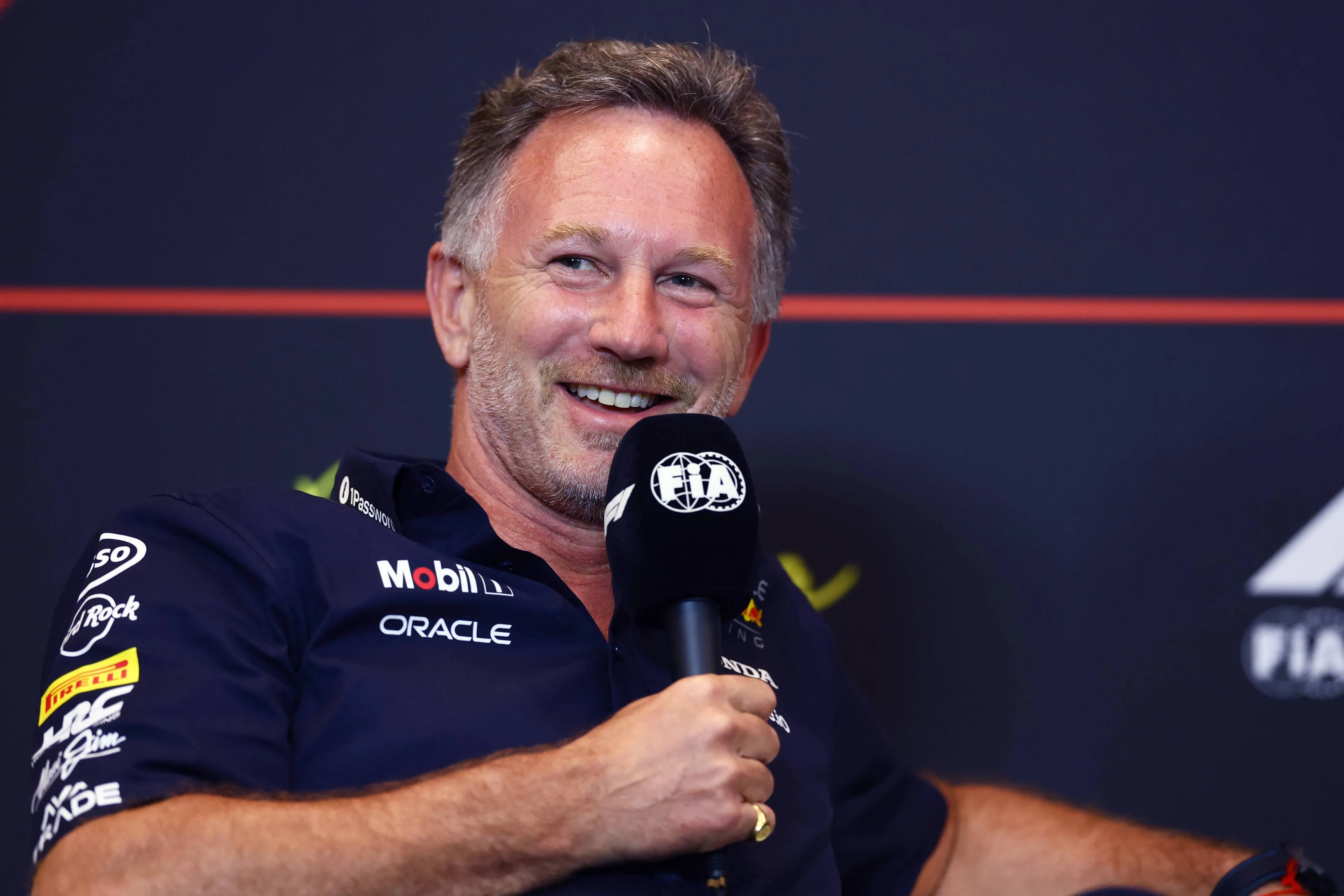 Horner ziet serieuze kans op winst voor Verstappen: 'Daar draait de race volledig om'