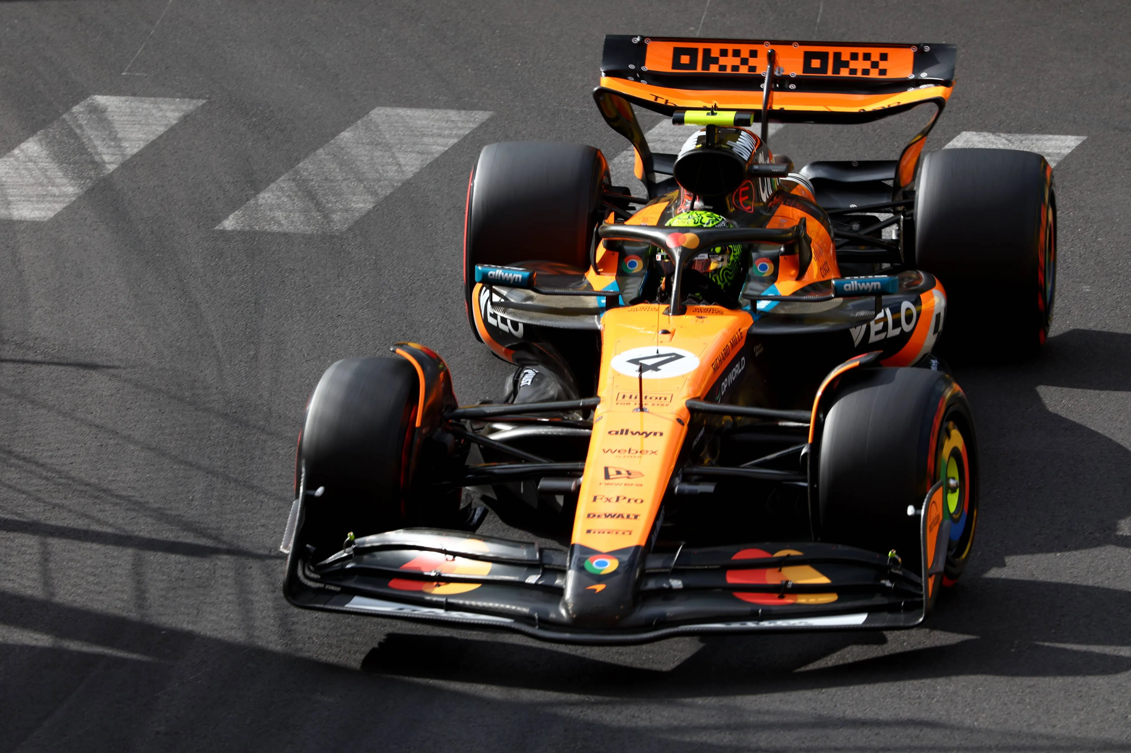 Norris vreesde in de slotfase nog even voor Verstappen: 'Dan had hij gewonnen'