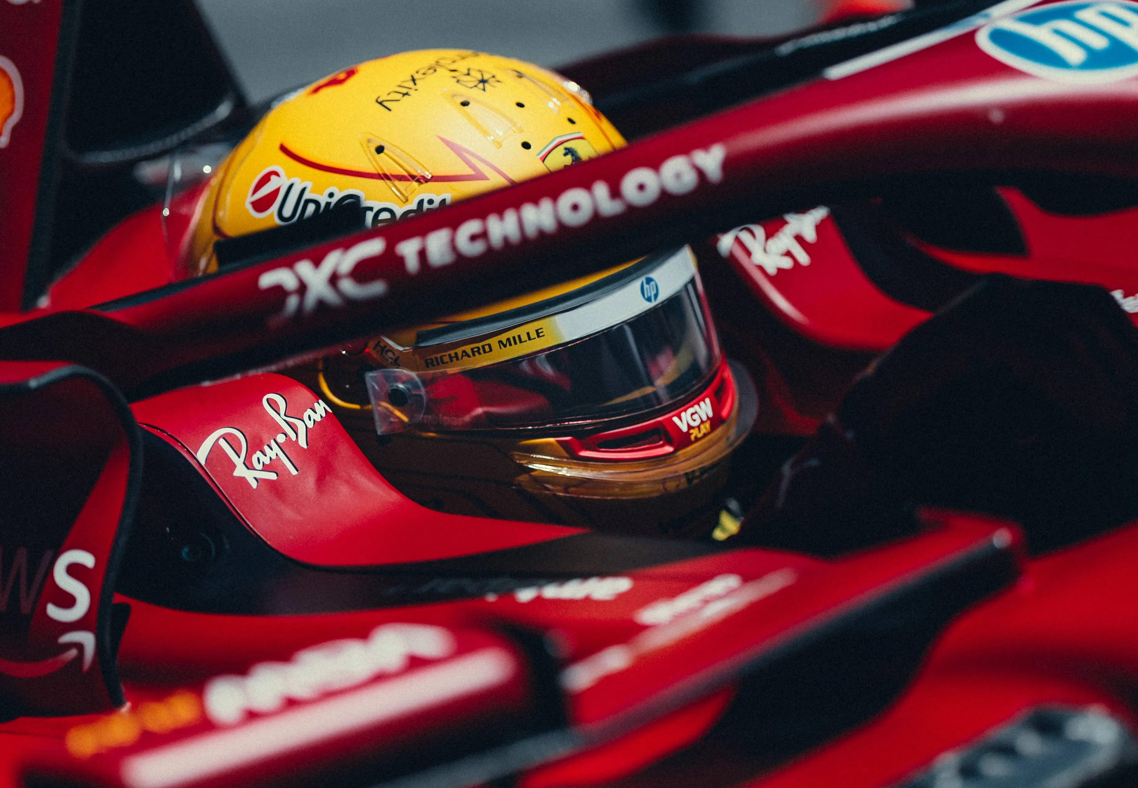 Hamilton haalt stevig uit naar Formule 1: 'Het slaat echt nergens op'