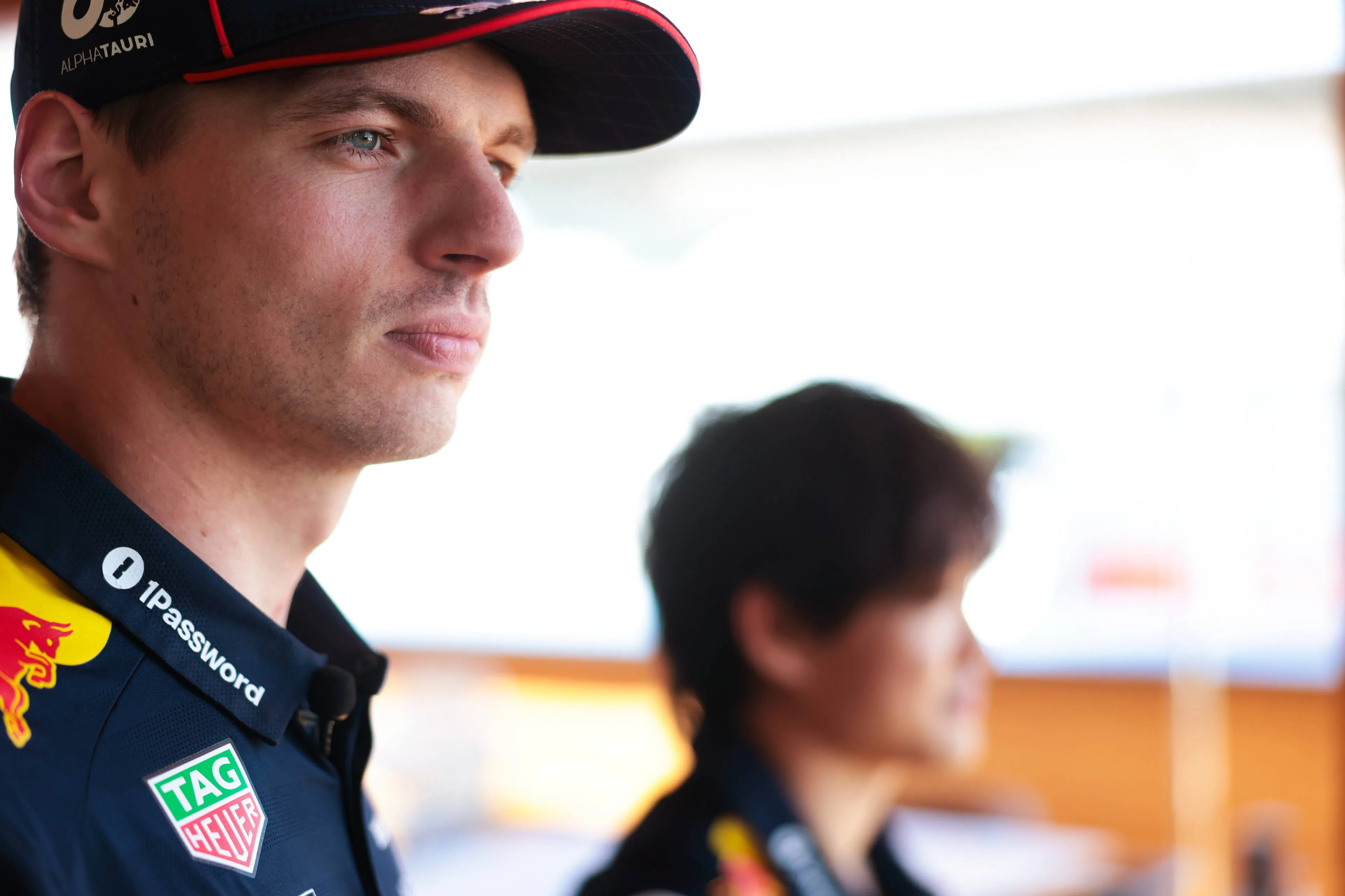 Verstappen gaat in discussie met Britse journalist: 'Je noemt hem toch?'