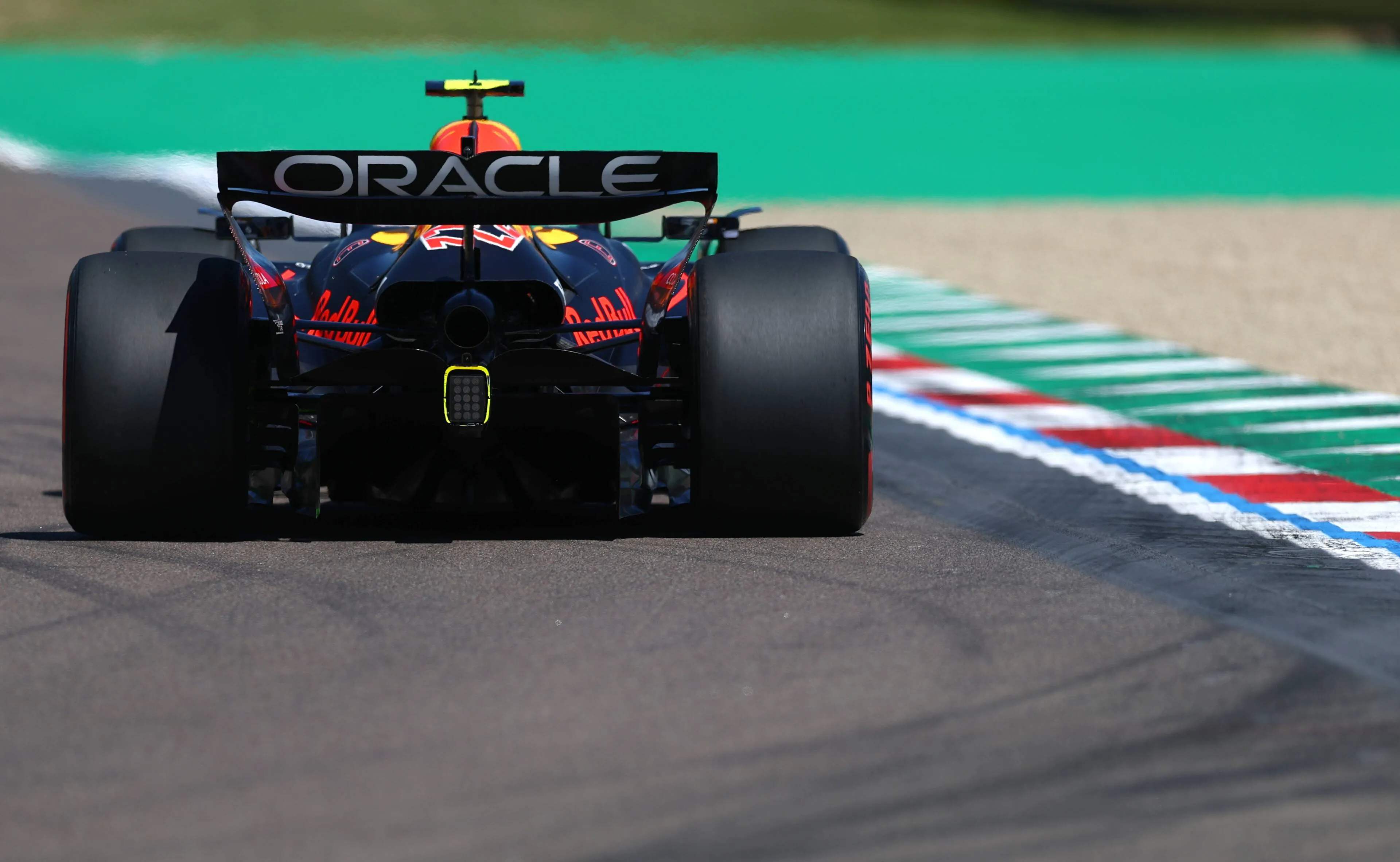 Montoya kort van stof over Red Bull-updates: 'Alles is toch ontwikkeld voor Verstappen'