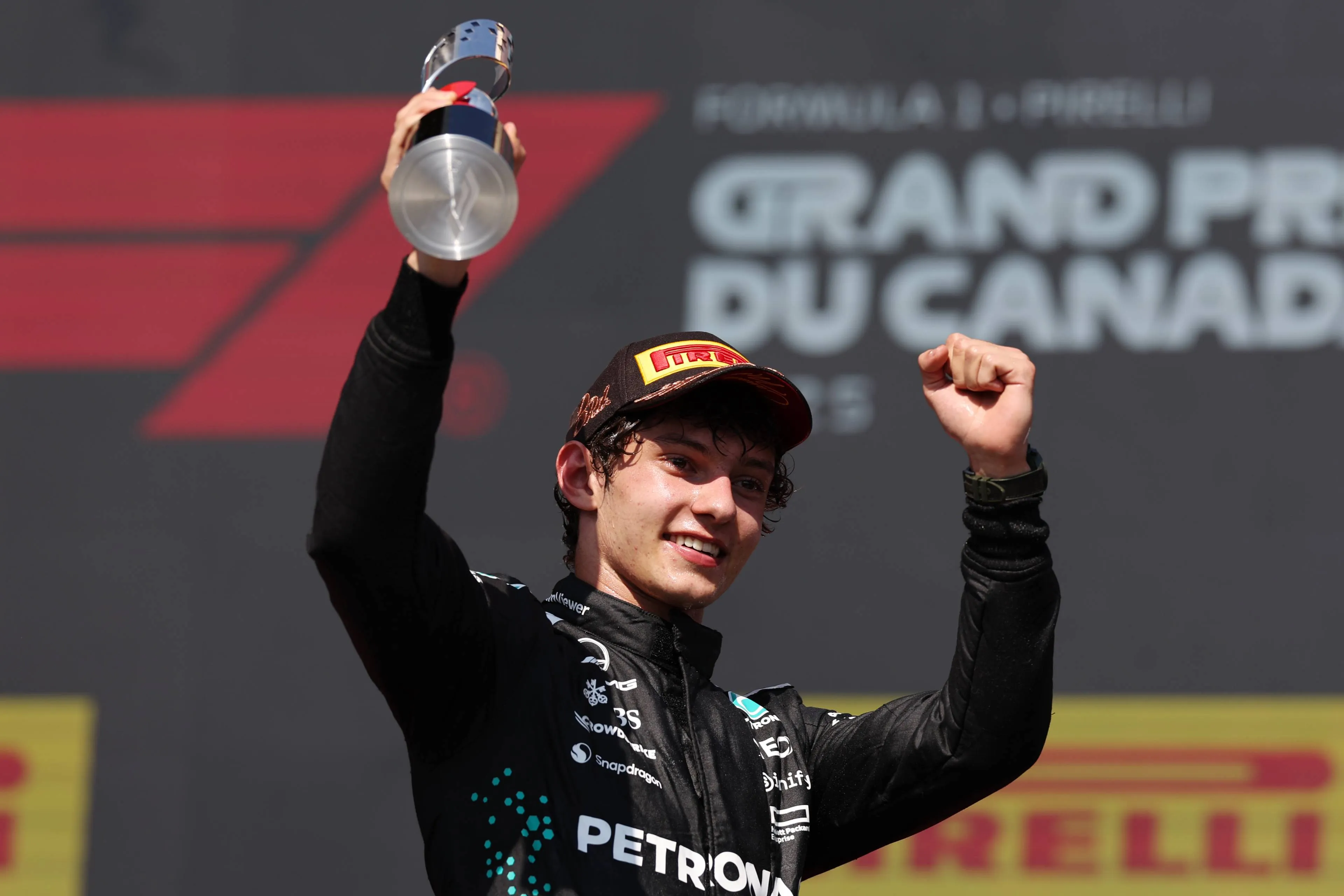 Hamilton biedt hulp bij Verstappen-Antonelli-Mercedes: 'Ik weet hoe ik met Wolff moet omgaan'