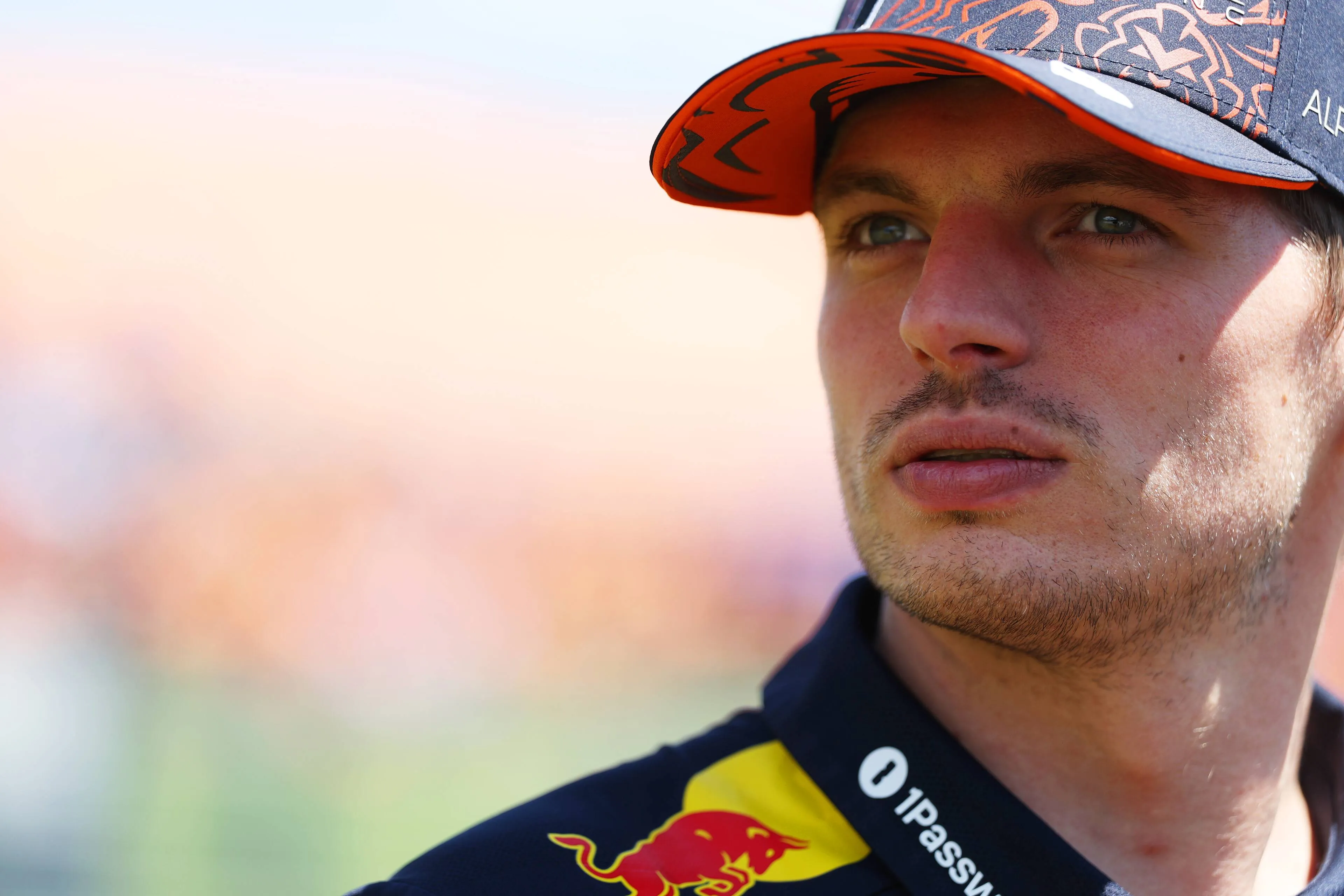 Verstappen kwam pas later bij de media en legt uit waarom: 'Ik was nerveus'