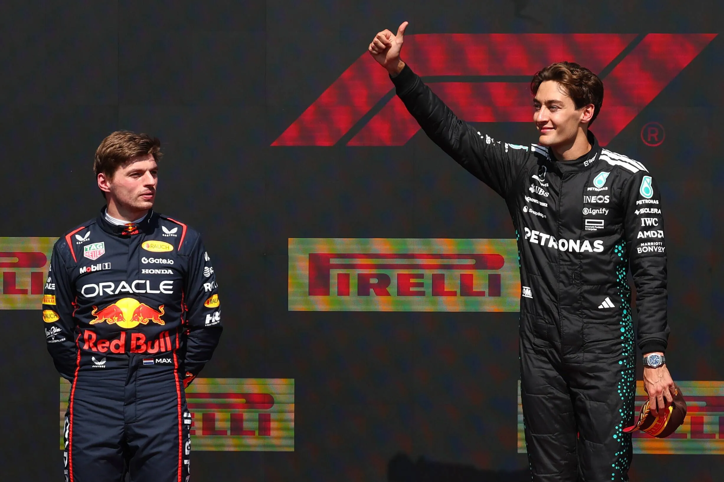 Russell wilde een statement maken richting Verstappen: 'Dat zou zelfs Max niet doen'