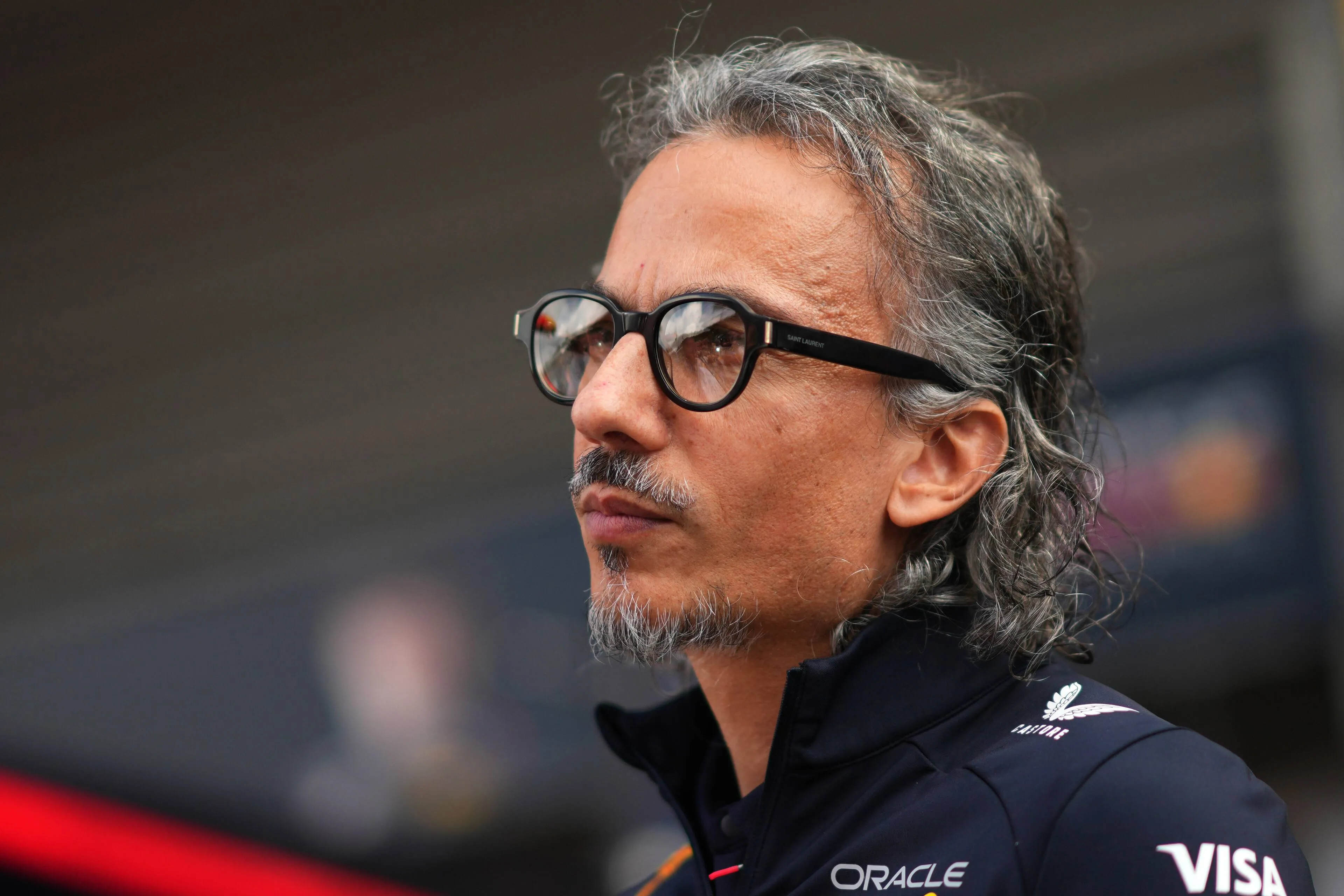 Mekies verklaart tijdsverlies van Verstappen: 'Deden we met het oog op de race'