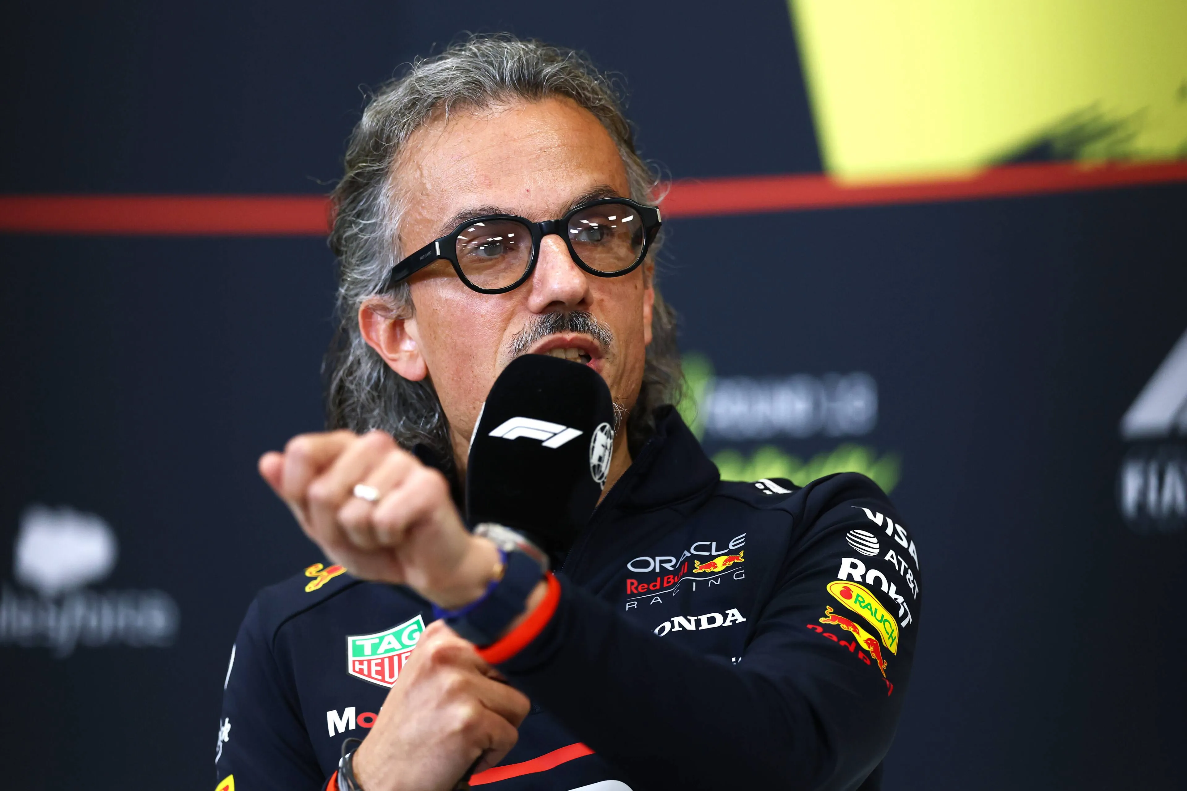 Windsor denkt dat keuze Mekies Verstappen afremde: 'Je hebt toch twee jaar bij de FIA gewerkt?'