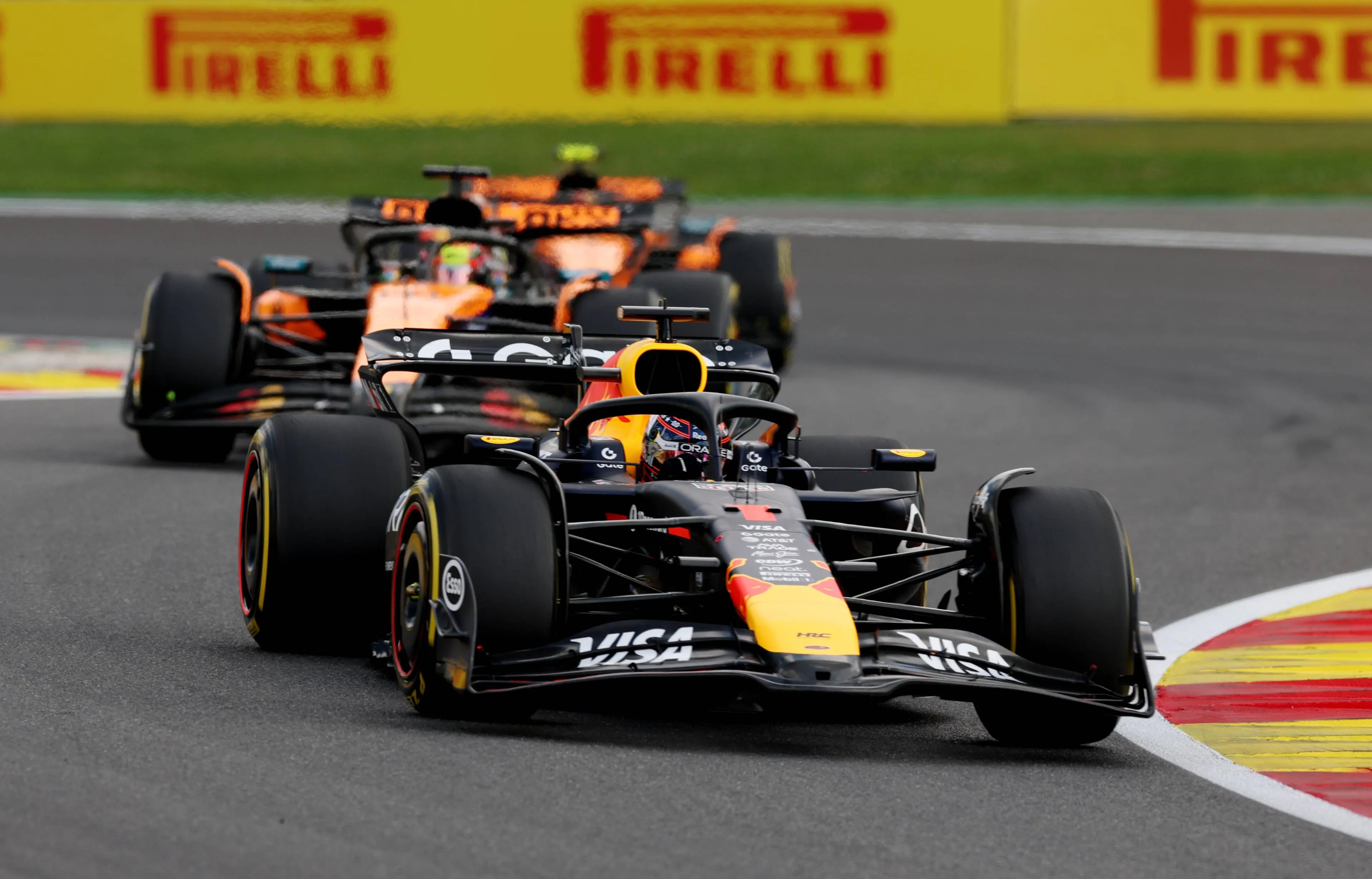 Brown trekt lolbroek aan na vraag omtrent Verstappen: 'Ik zou hem het liefst als teamgenoot willen'