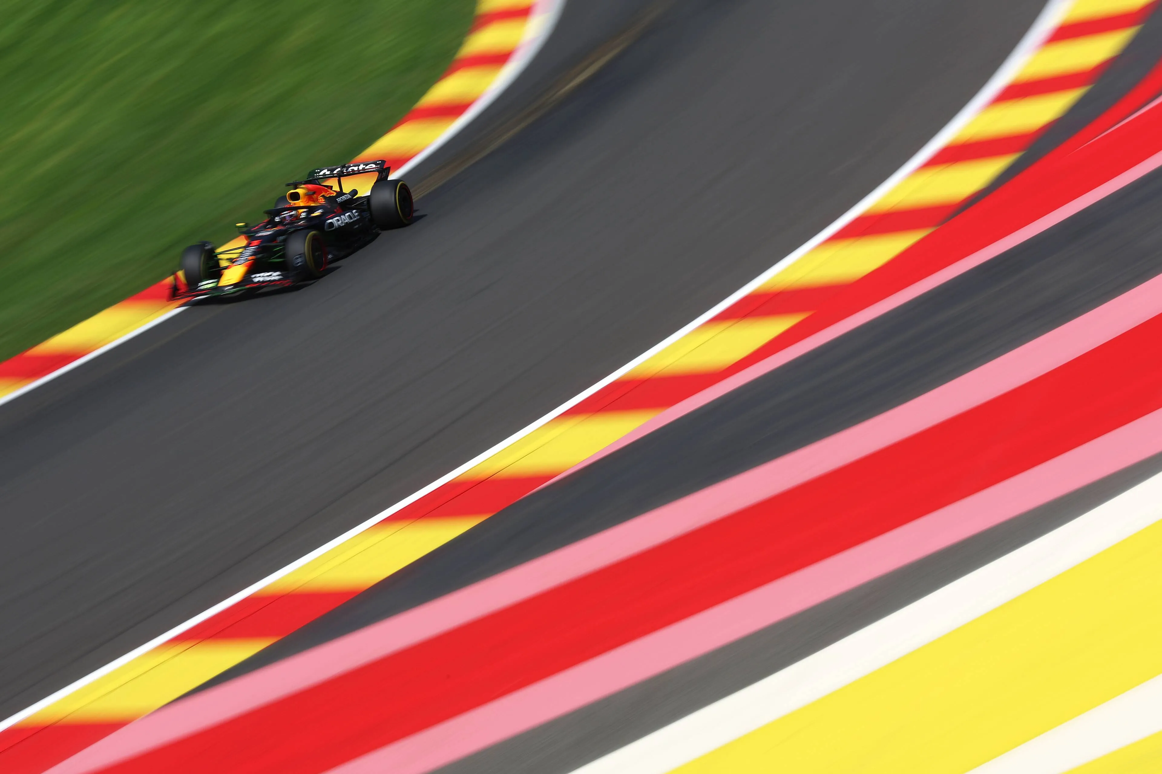 Marko niet helemaal tevreden, wijst progressie toe aan Verstappen: 'In principe een stap vooruit'