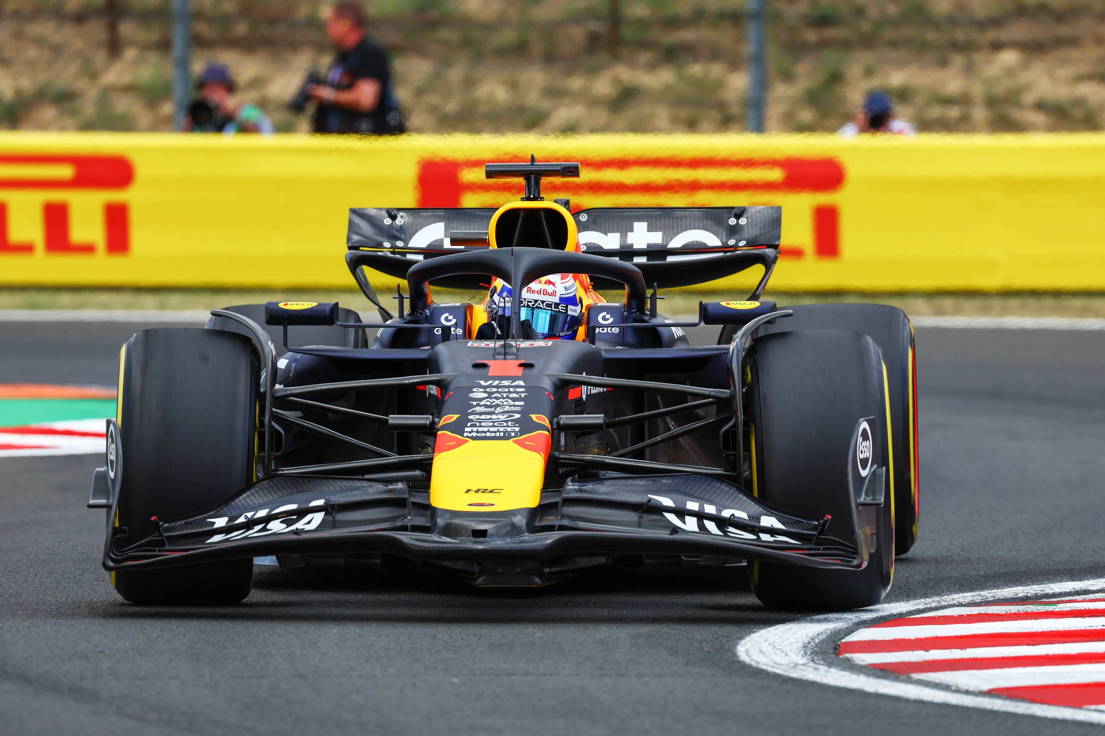F1TV-journalist legt uit waar Verstappen en Red Bull tekortkomen: 'Daar verliezen ze 0,6 seconden'