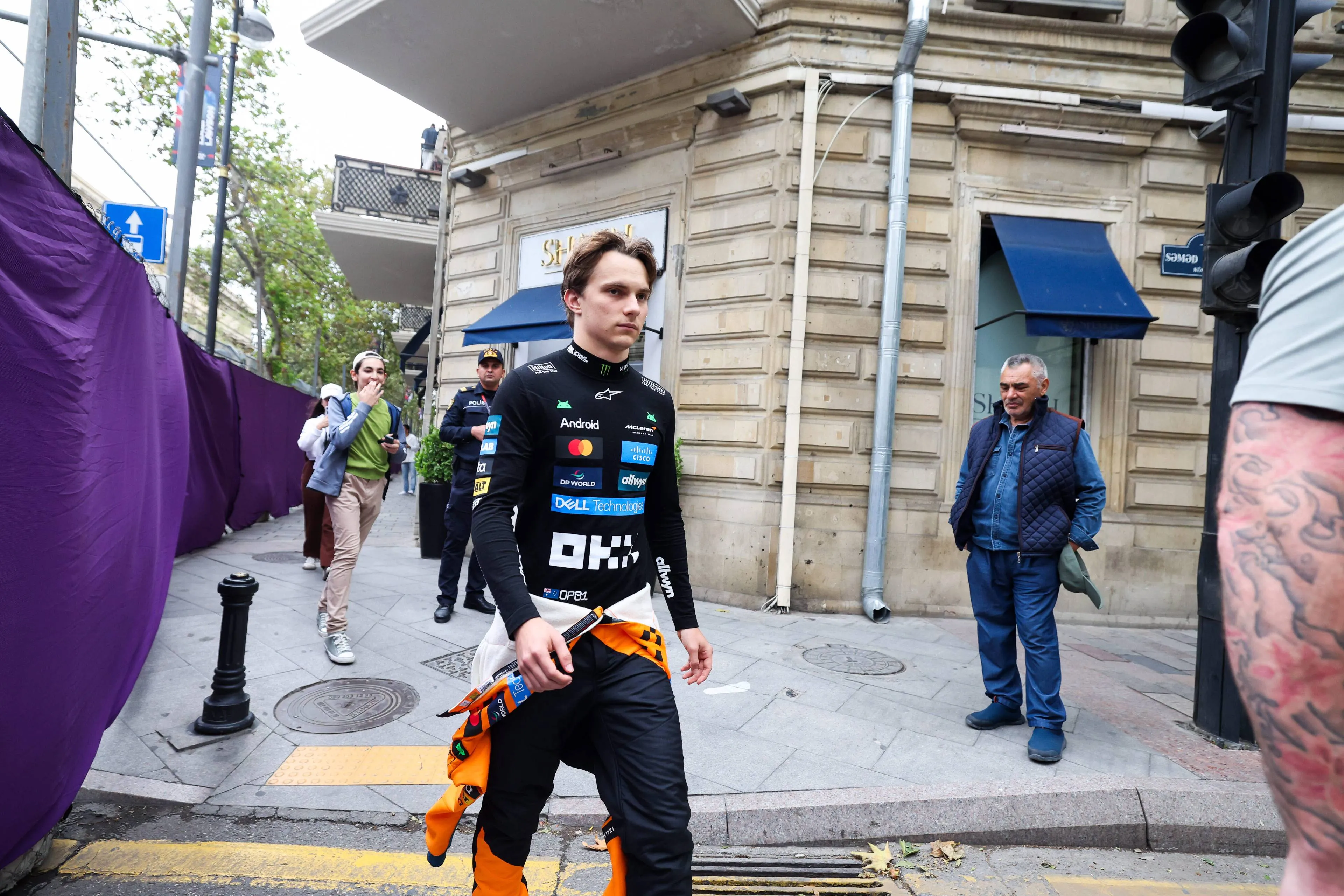 Brokkenpiloten | Piastri laat McLaren achter met de handen in het haar na dramaweekend