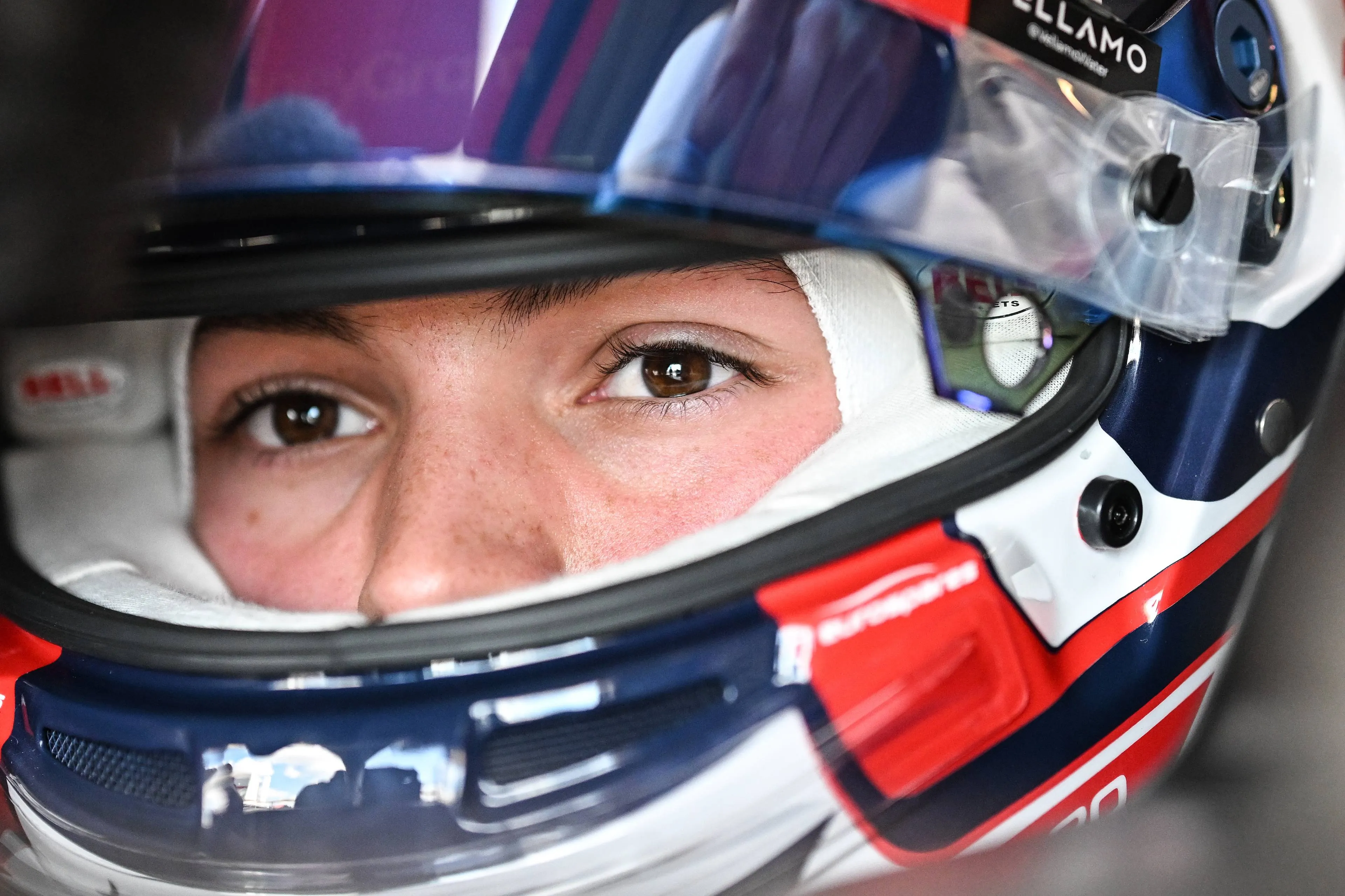 'Sluipmoordenaar' zorgt voor tranen bij Coronel: 'Ik vind dit zo stoer'