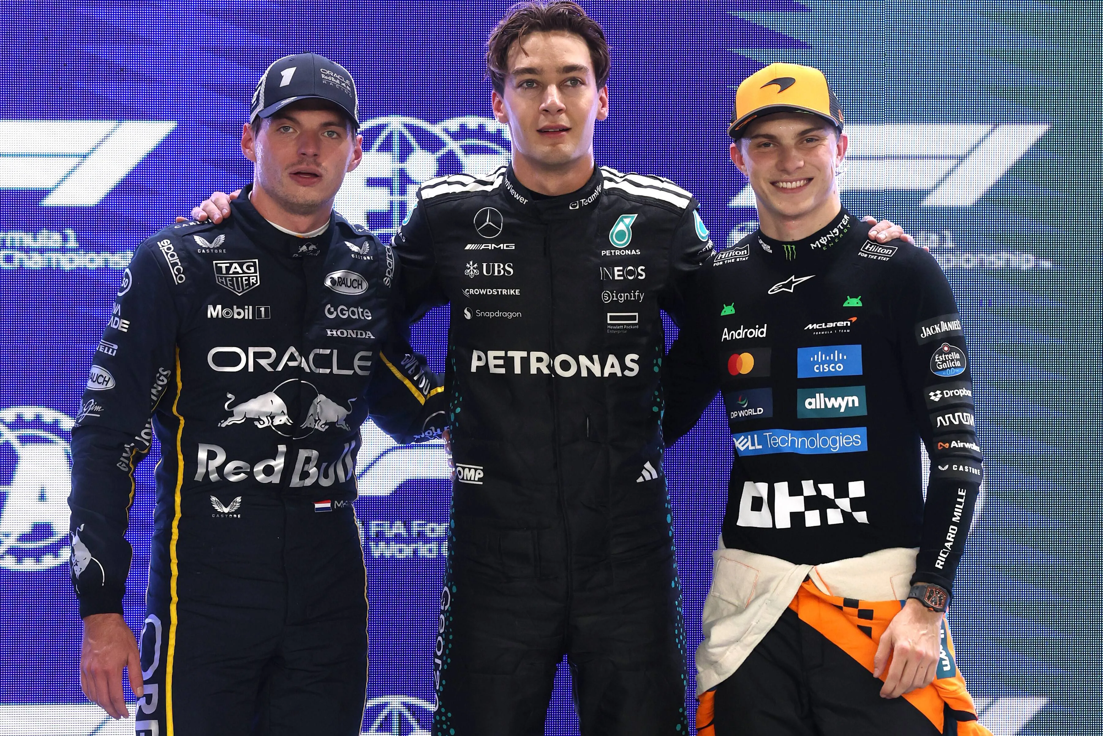 oscar-piastri-mclaren-george-russell-mercedes-max-verstappen-red-bull-racing-zaterdag-singapore-2025