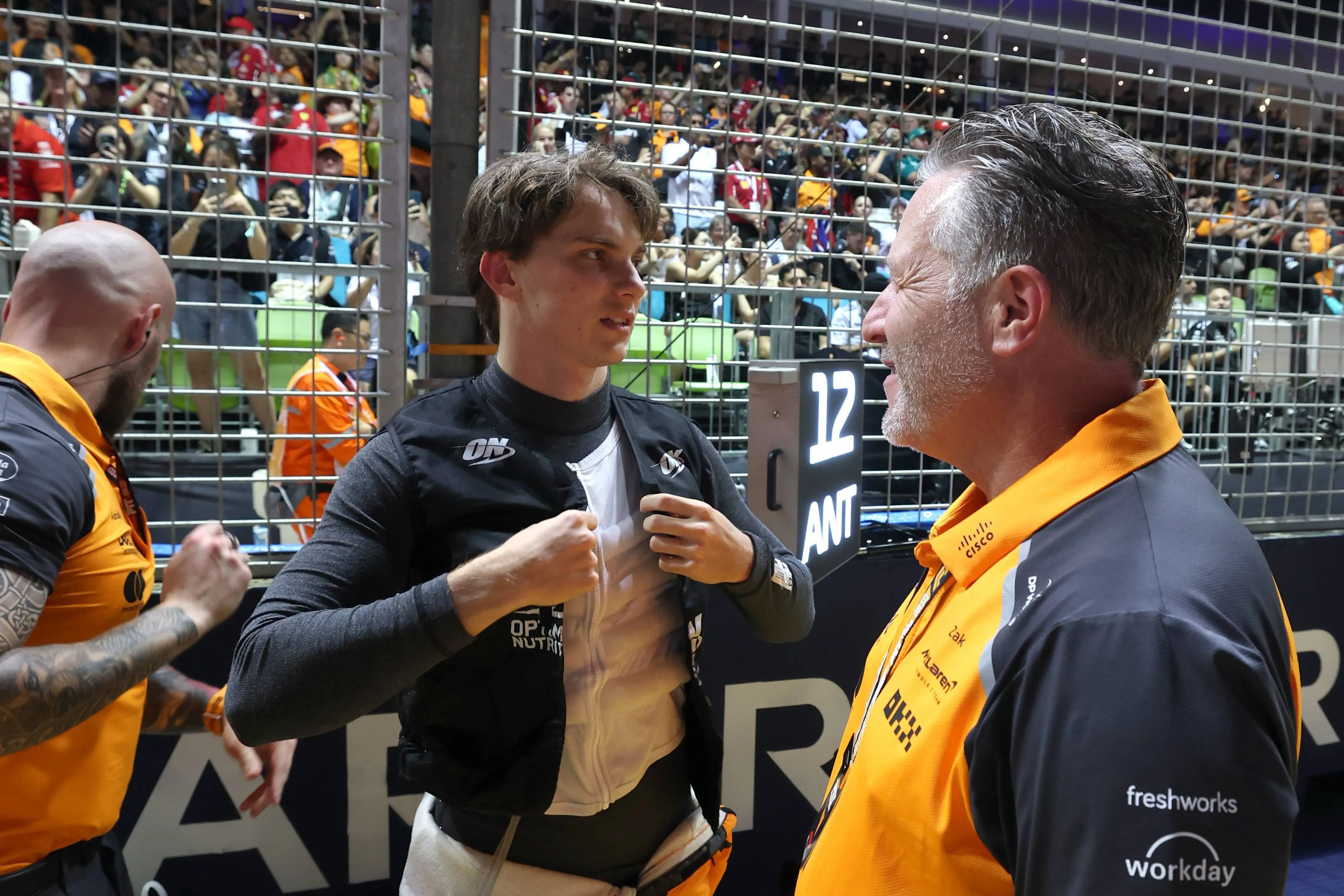 Australische media hoorden wat Brown zei over Piastri: 'Zat er glimlachend en hoofdschuddend'