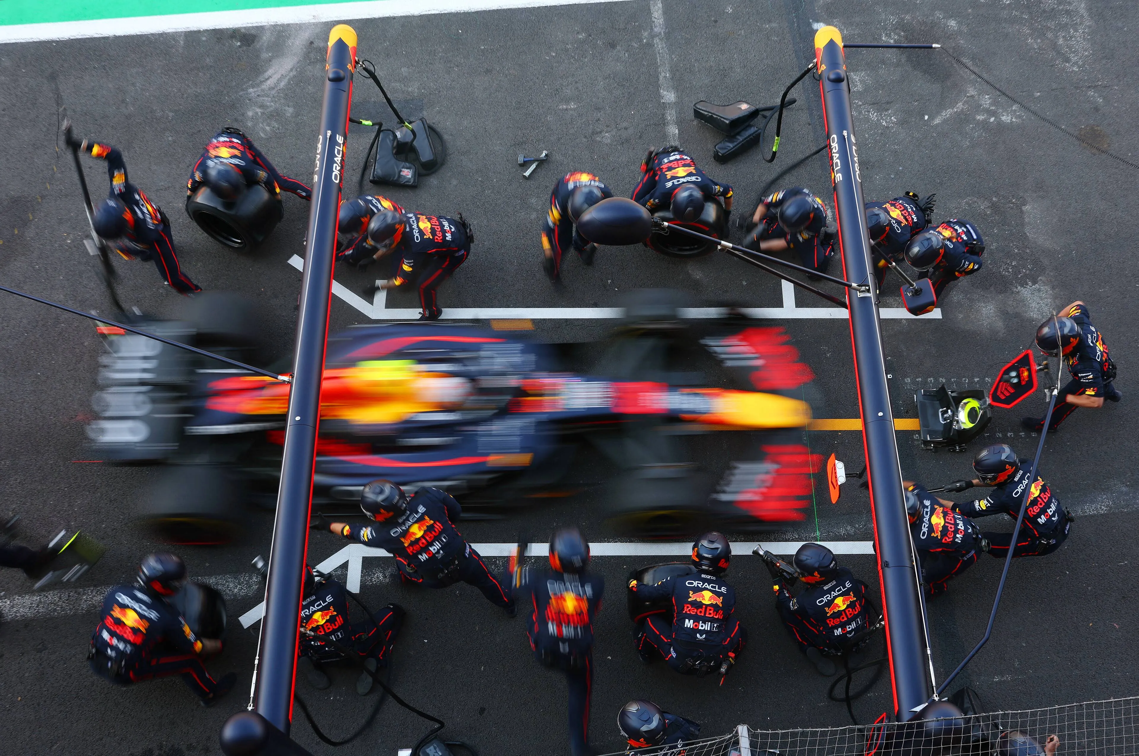 FIA en Liberty Media willen verplichte tweestopper instellen, agendapunt van komende vergadering